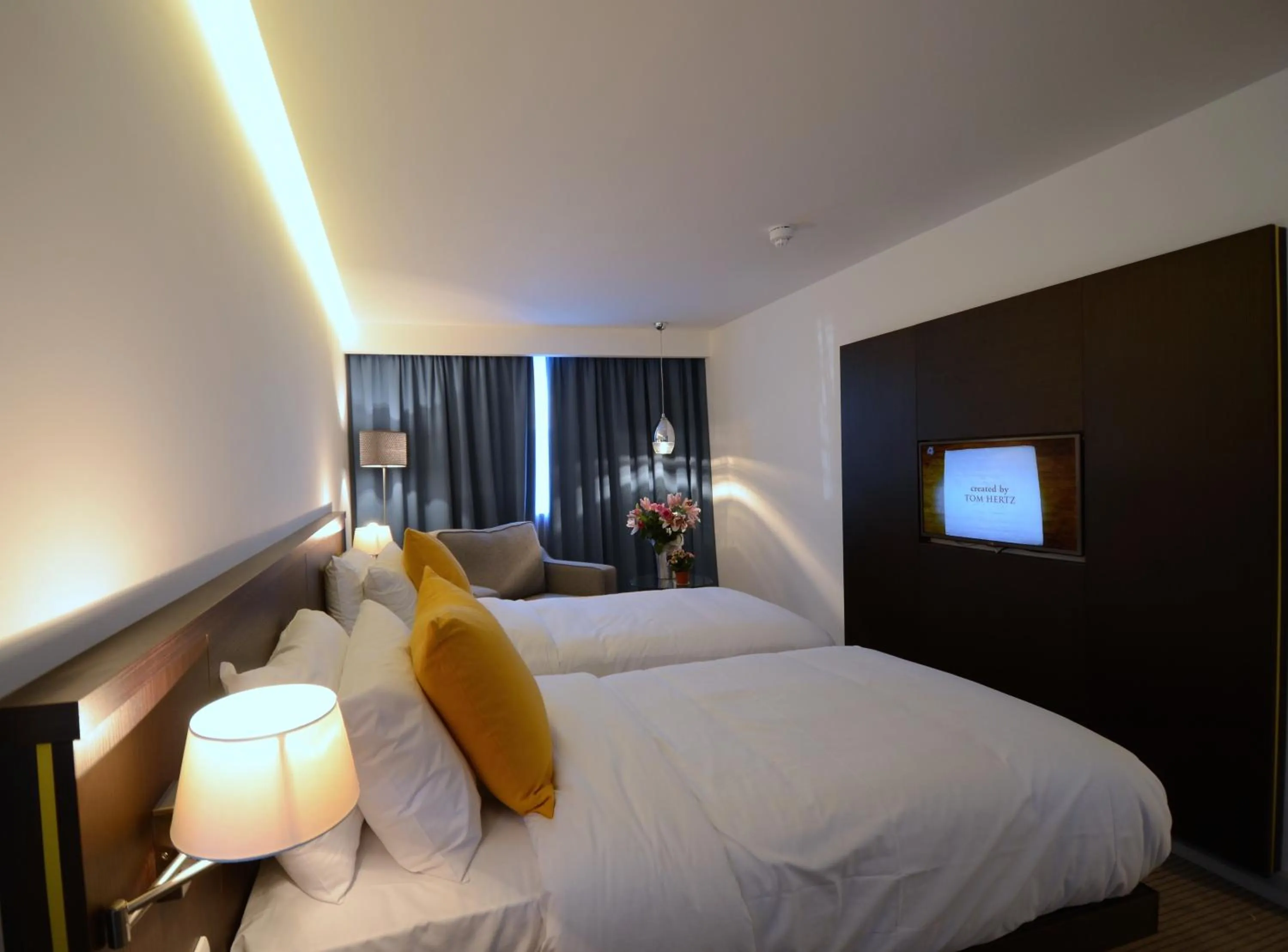 Bedroom, Bed in Pelican London Hotel and Residence