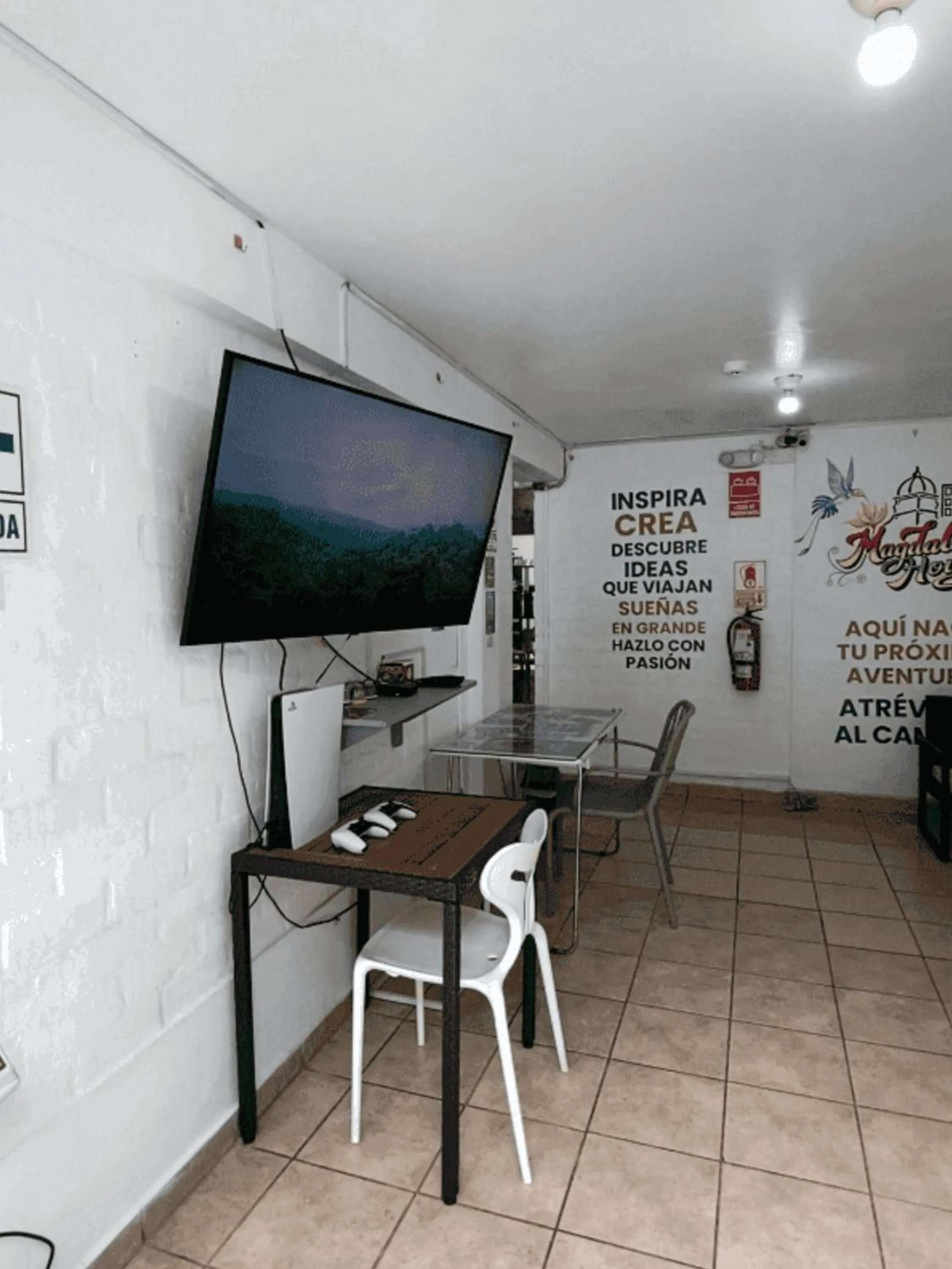 Communal lounge/ TV room in Magdalen House