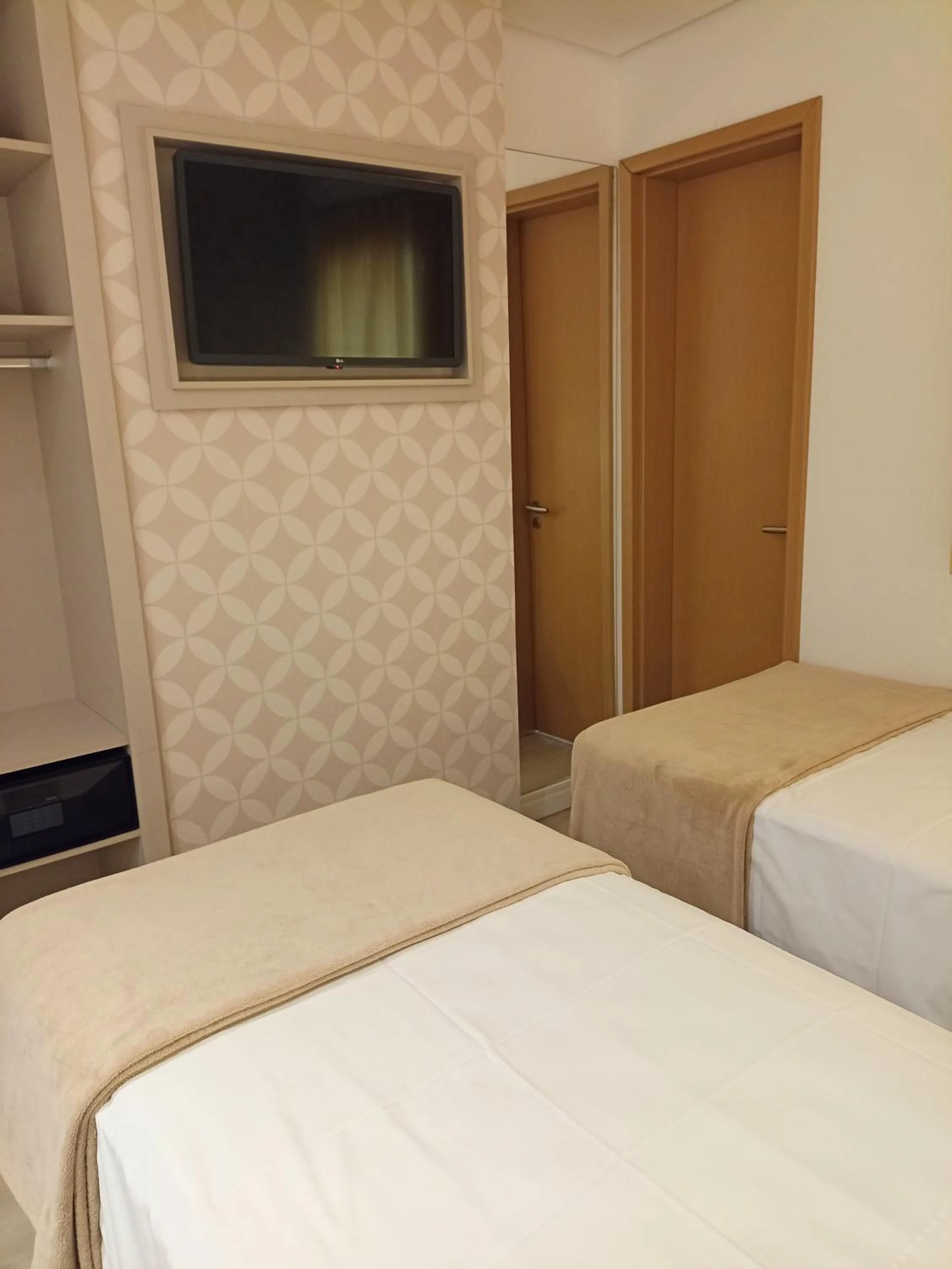 TV and multimedia, Bed in Hotel Arujá