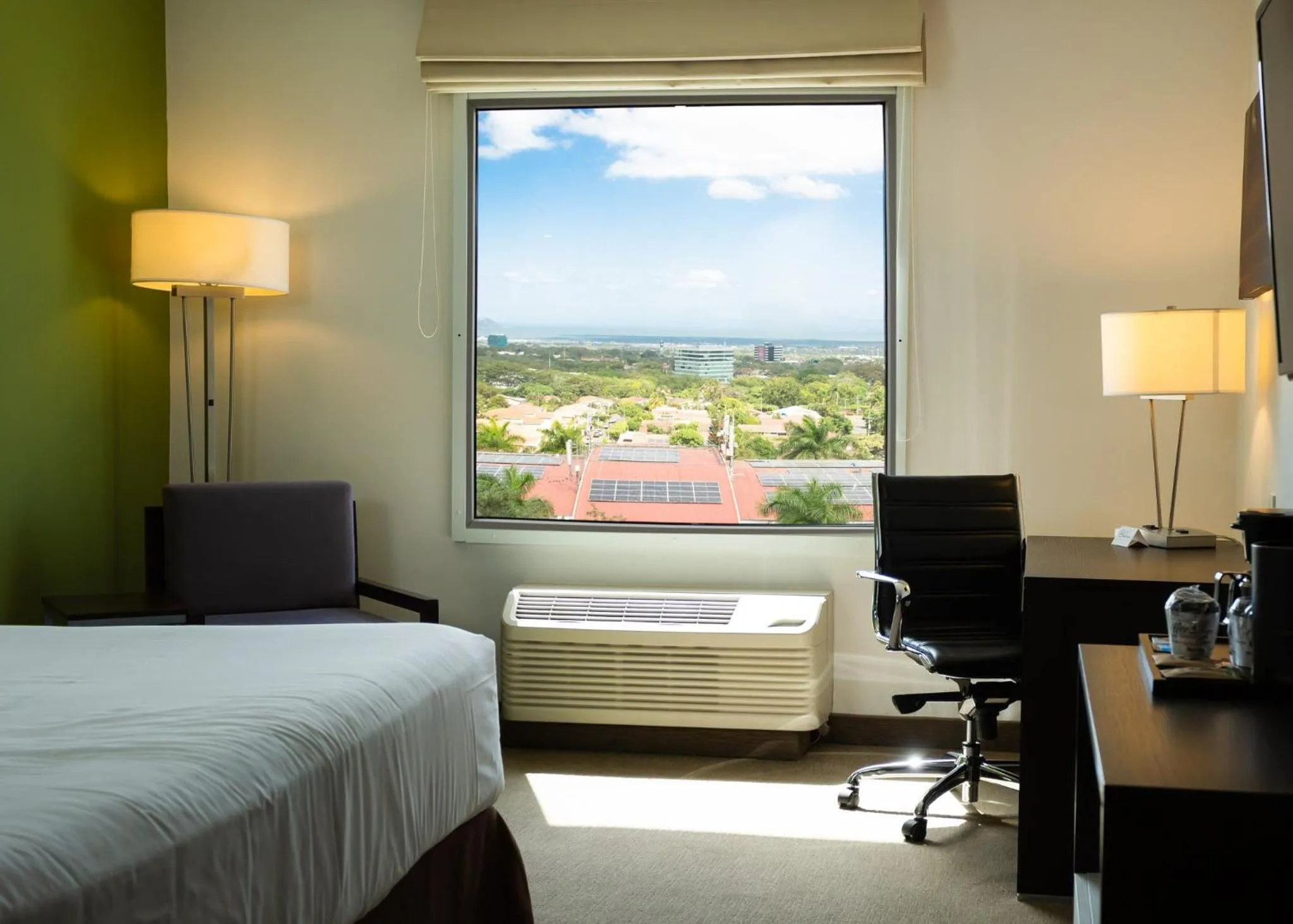 Photo of the whole room, Bed in Holiday Inn Express Managua by IHG