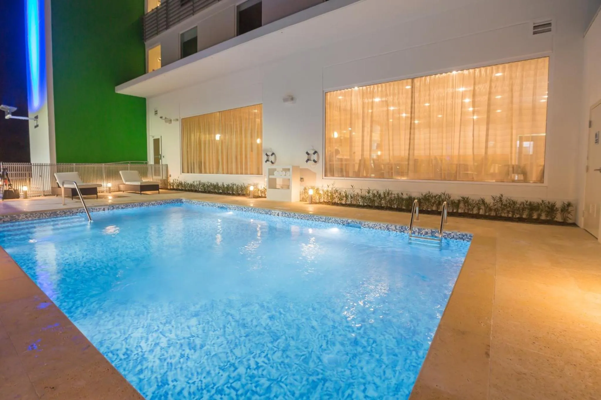 Swimming pool in Holiday Inn Express Managua by IHG