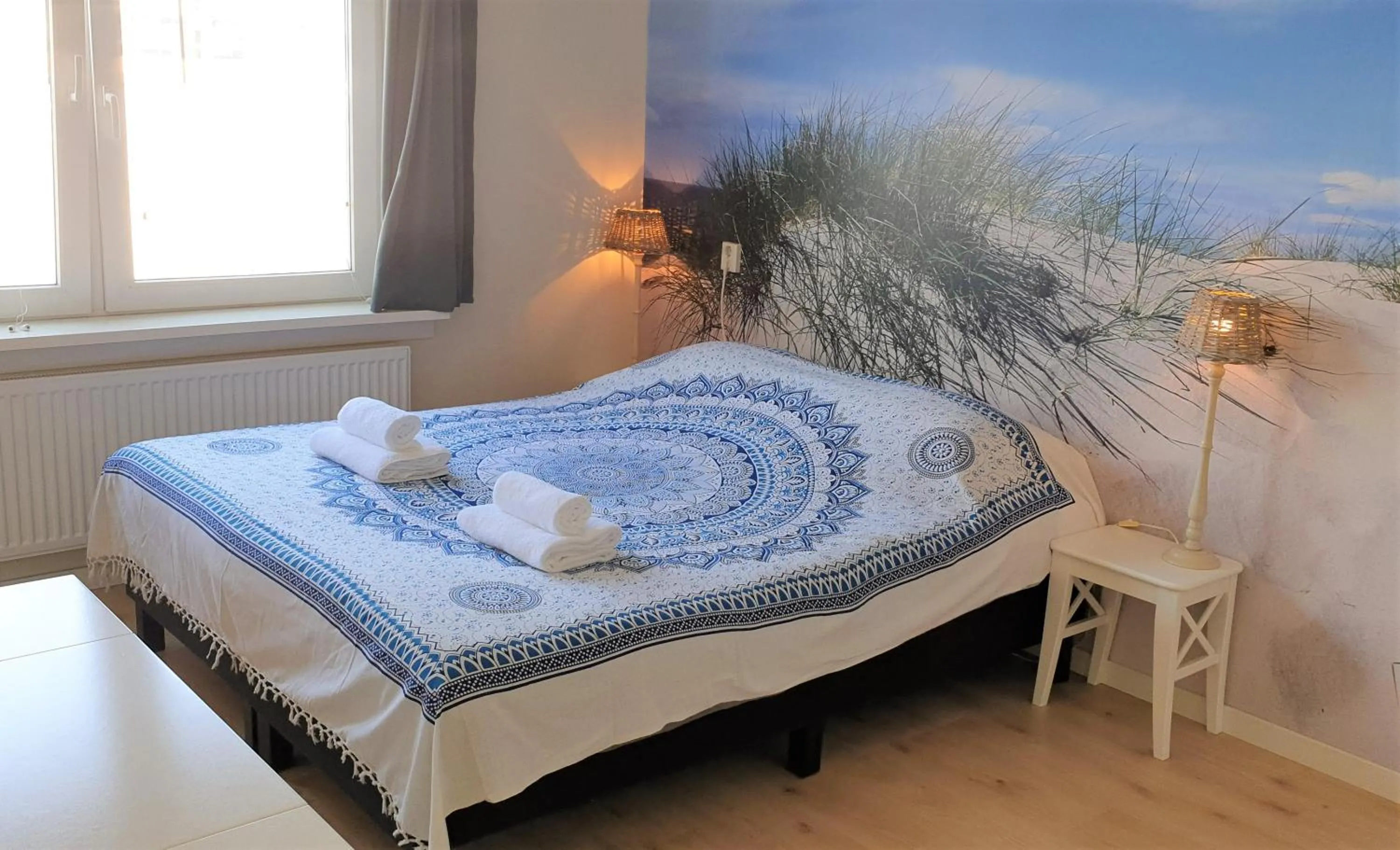Bed in Pension Zandvoort aan Zee