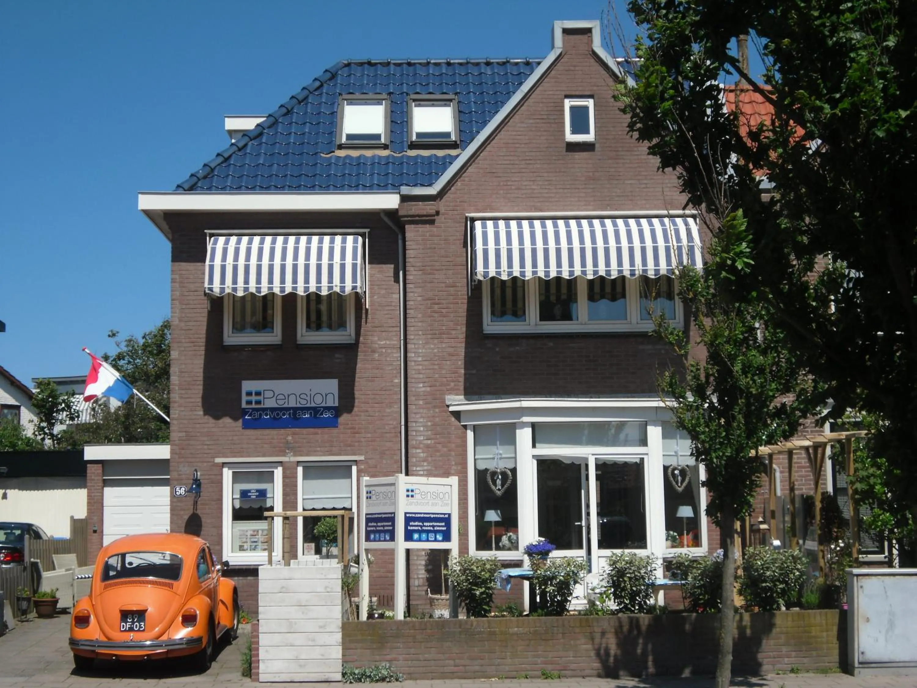Facade/entrance in Pension Zandvoort aan Zee