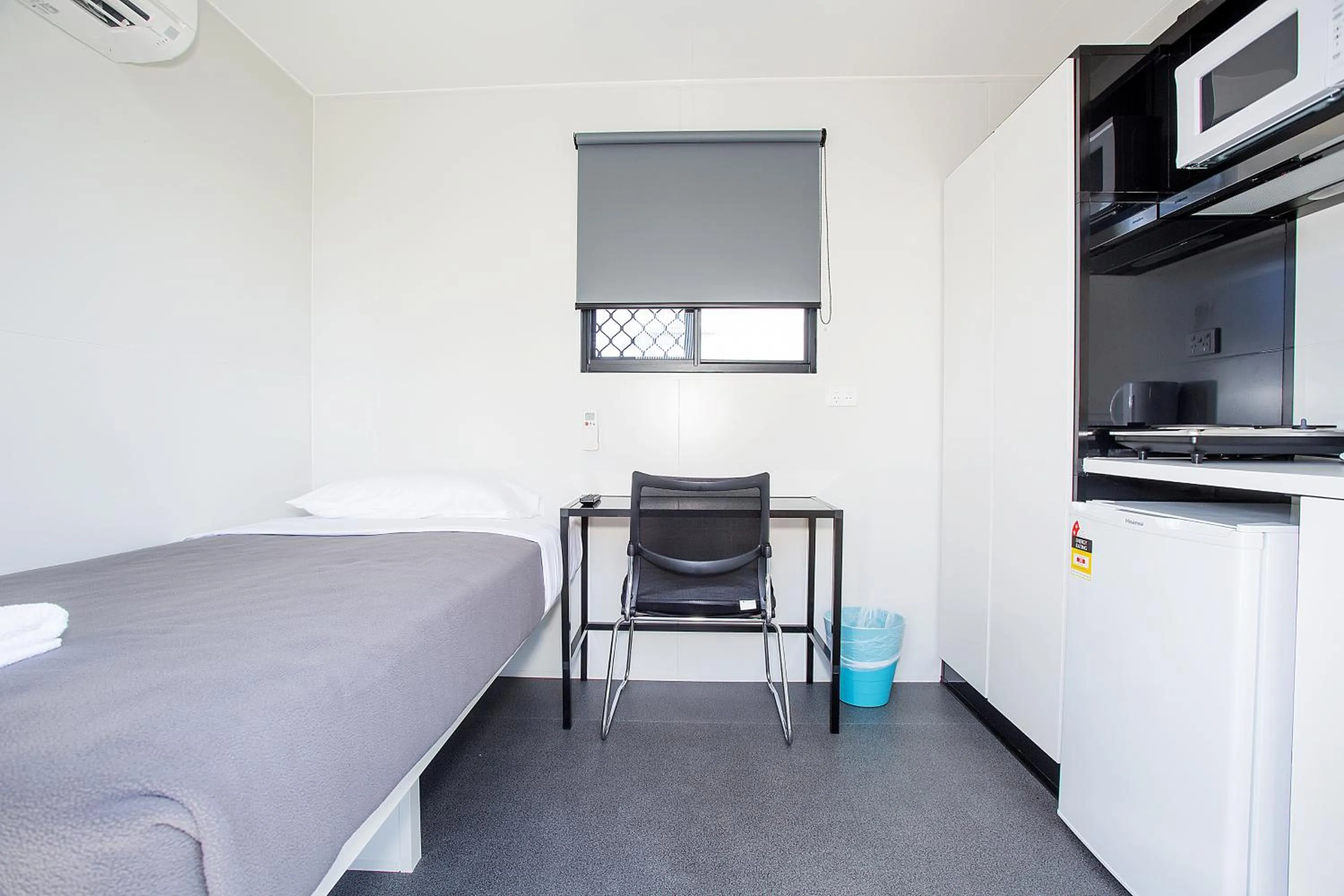 Photo of the whole room, Bed in Mycow Accommodation Mackay