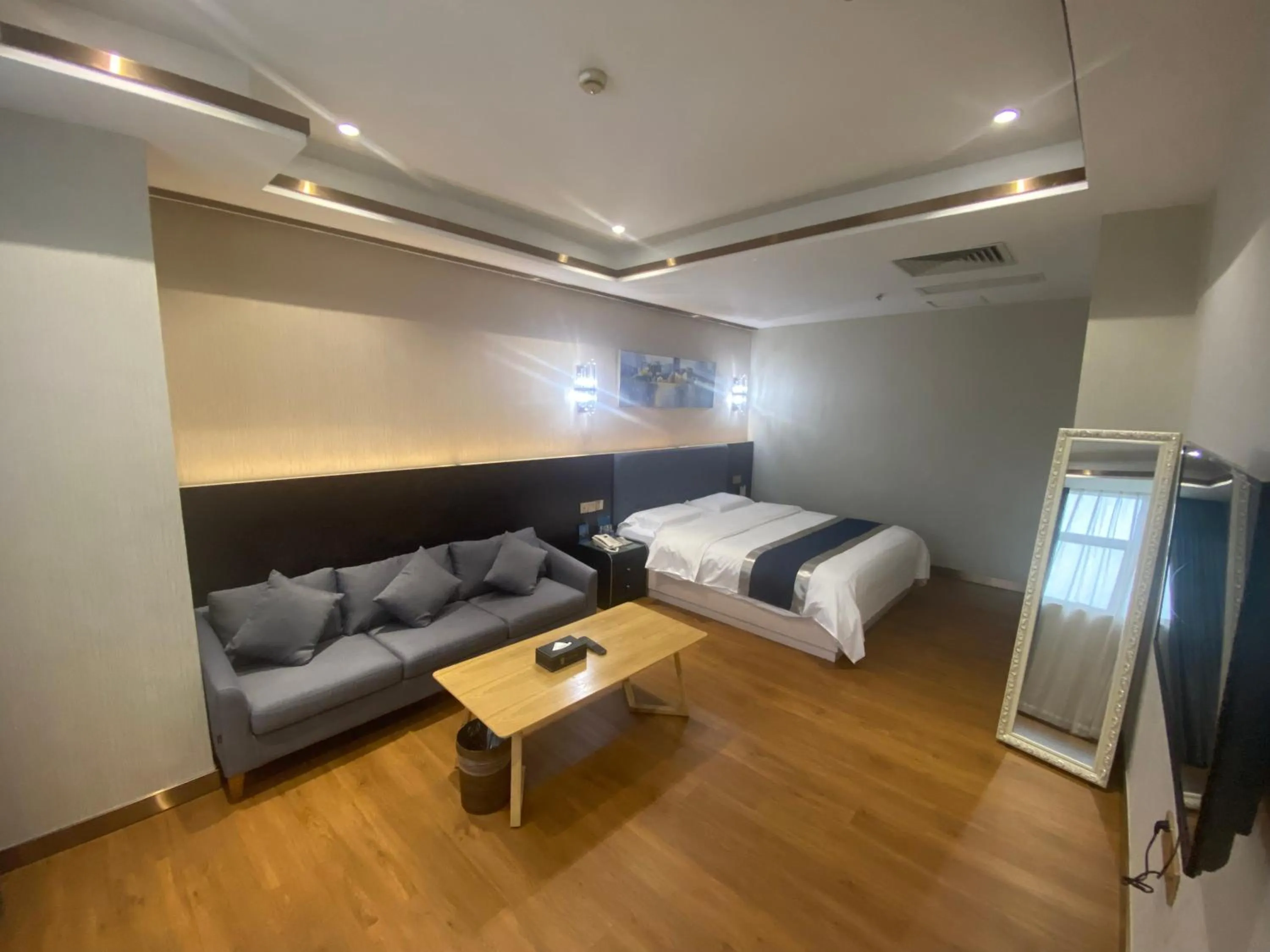 Bed in Green Island Holiday Hotel