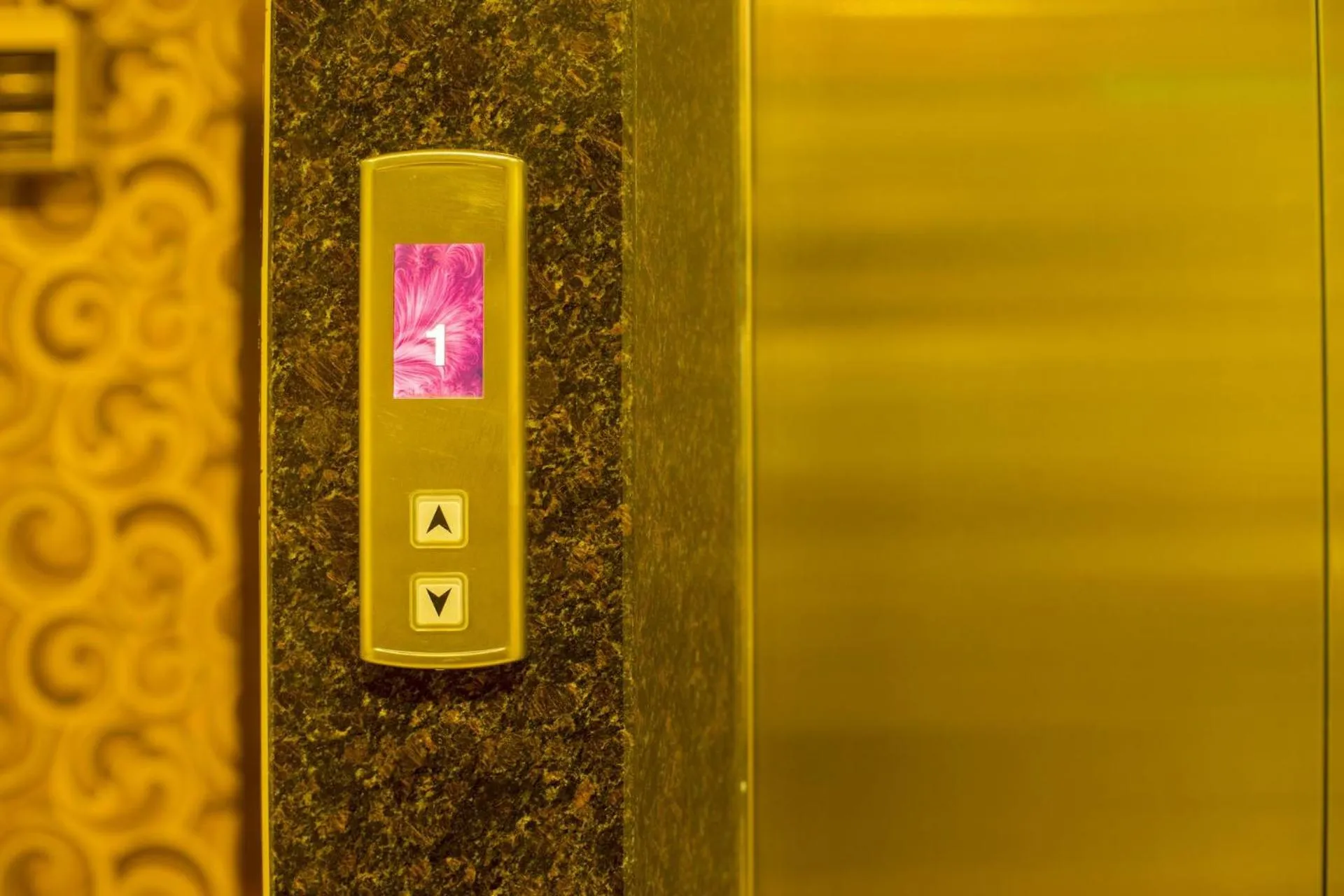 Green Island Holiday Hotel