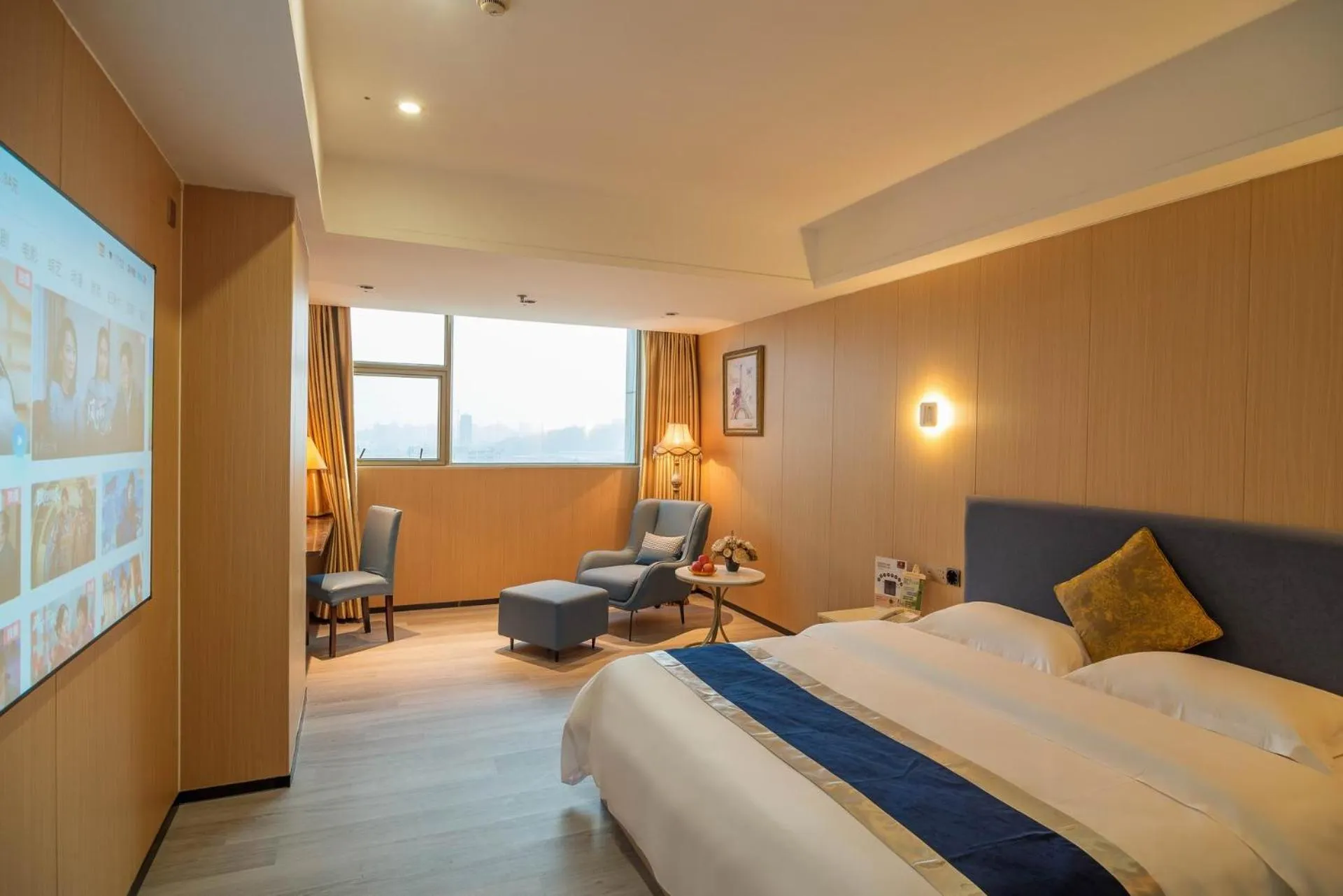 Bed in Green Island Holiday Hotel