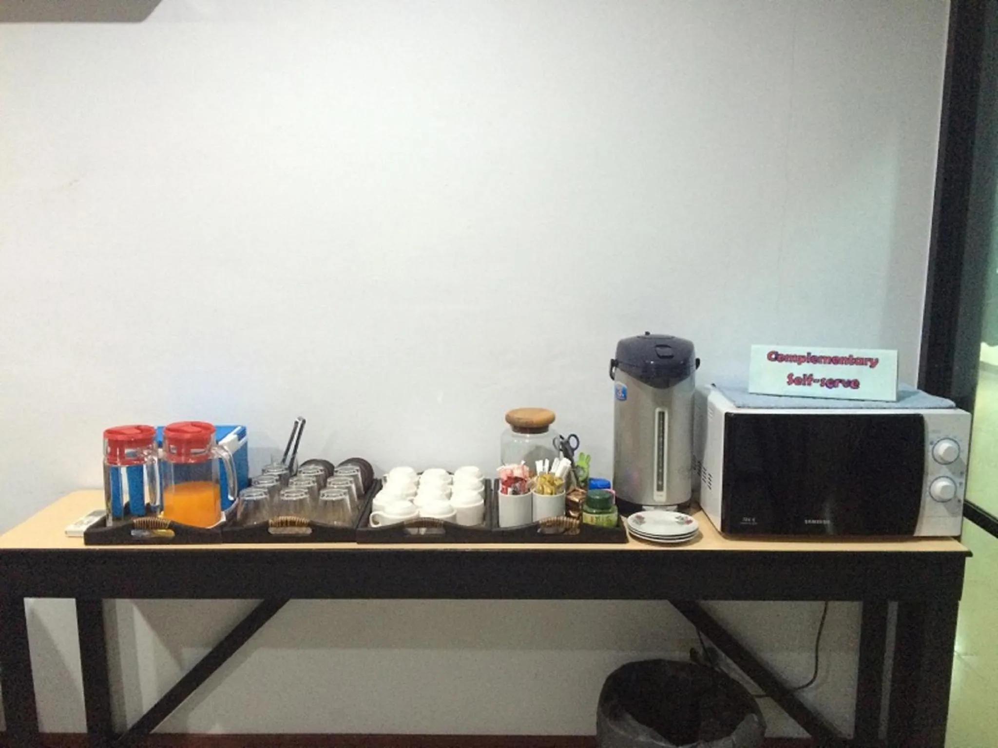 Communal lounge/ TV room in Double DD House at MRT Sutthisarn