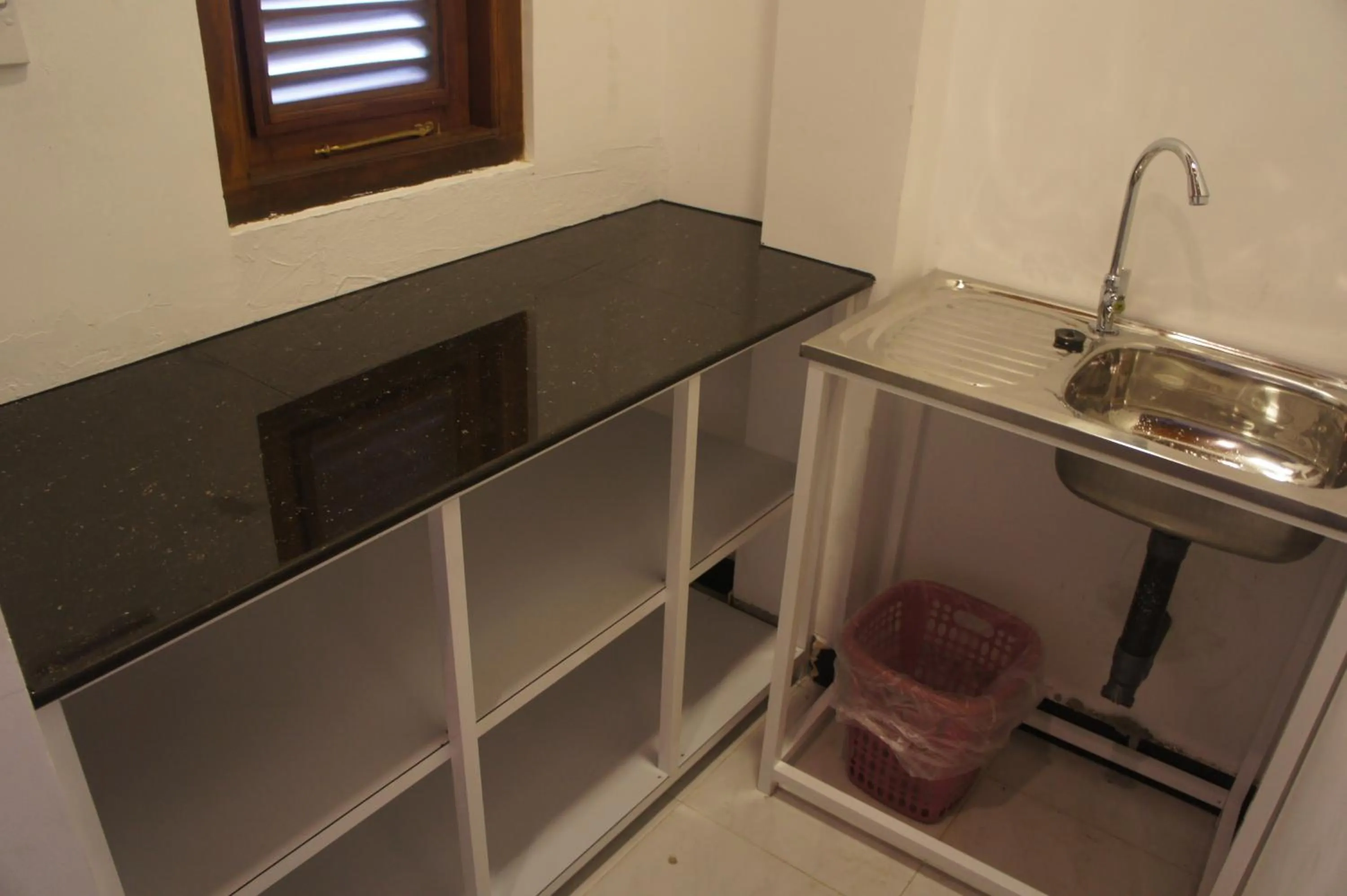 Kitchen or kitchenette in Sam's Guest House