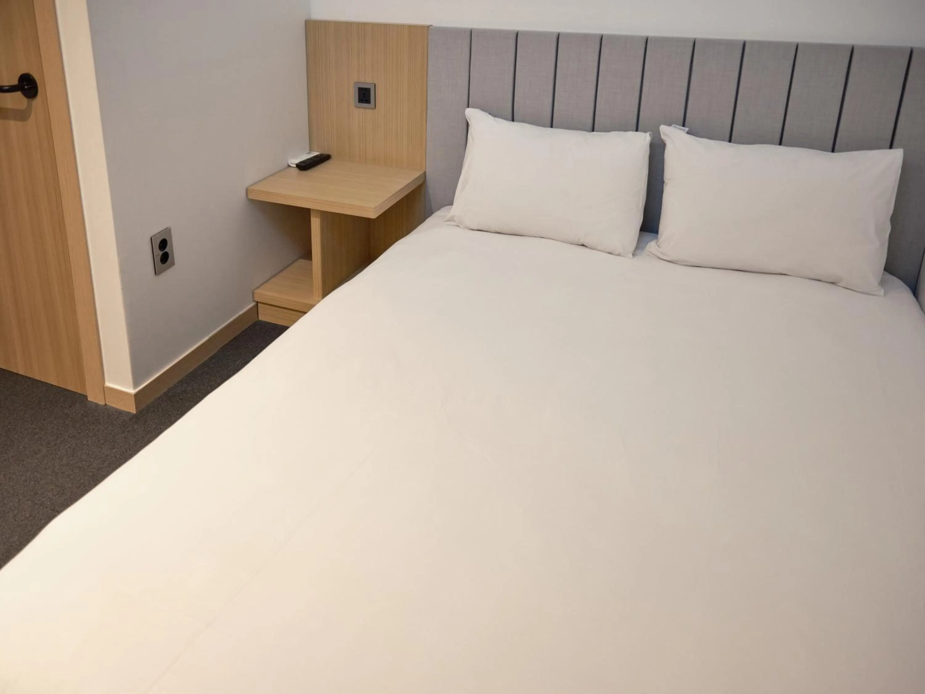 Bed in UH Suite The Seoul