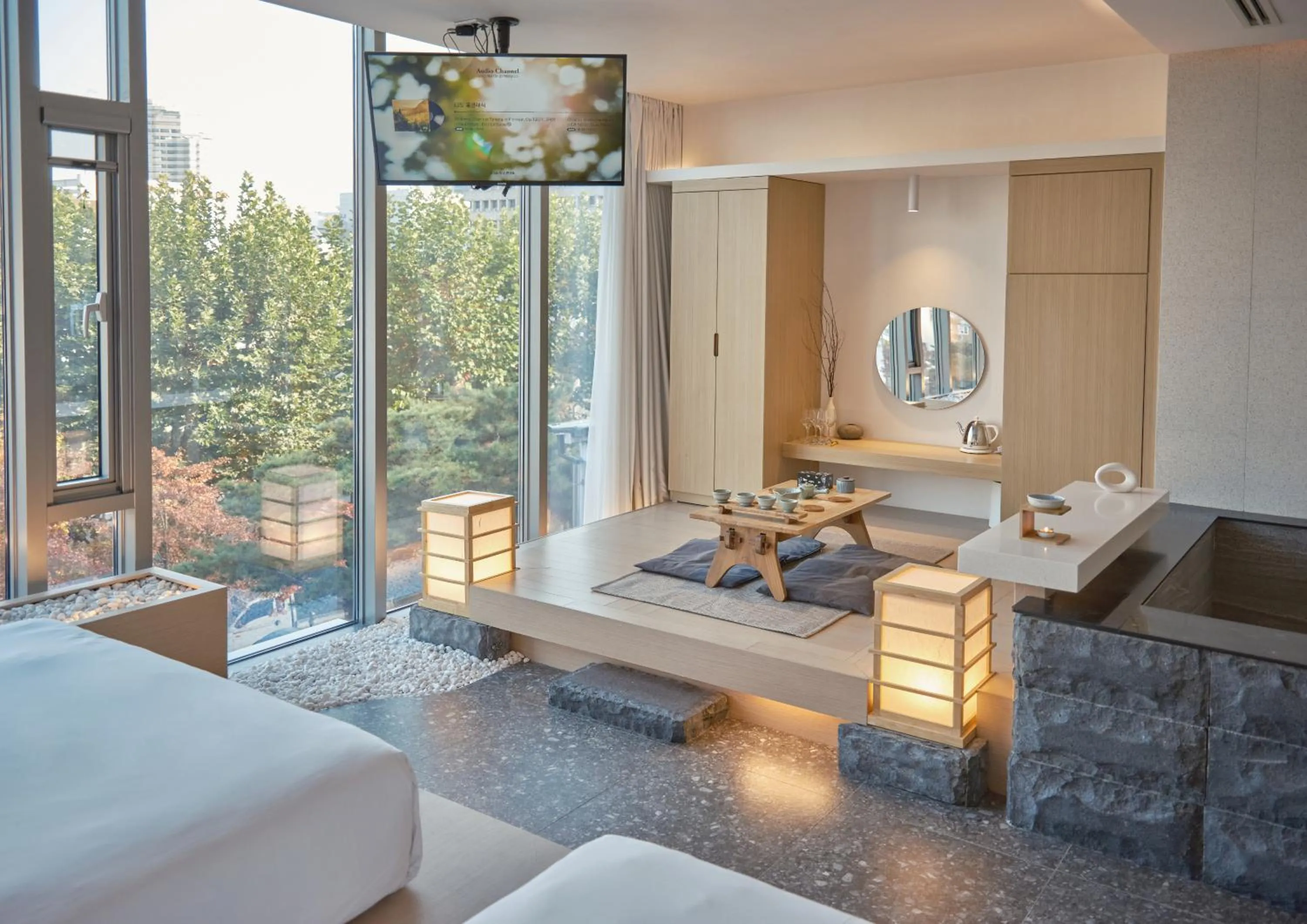 TV and multimedia, Bed in UH Suite The Seoul