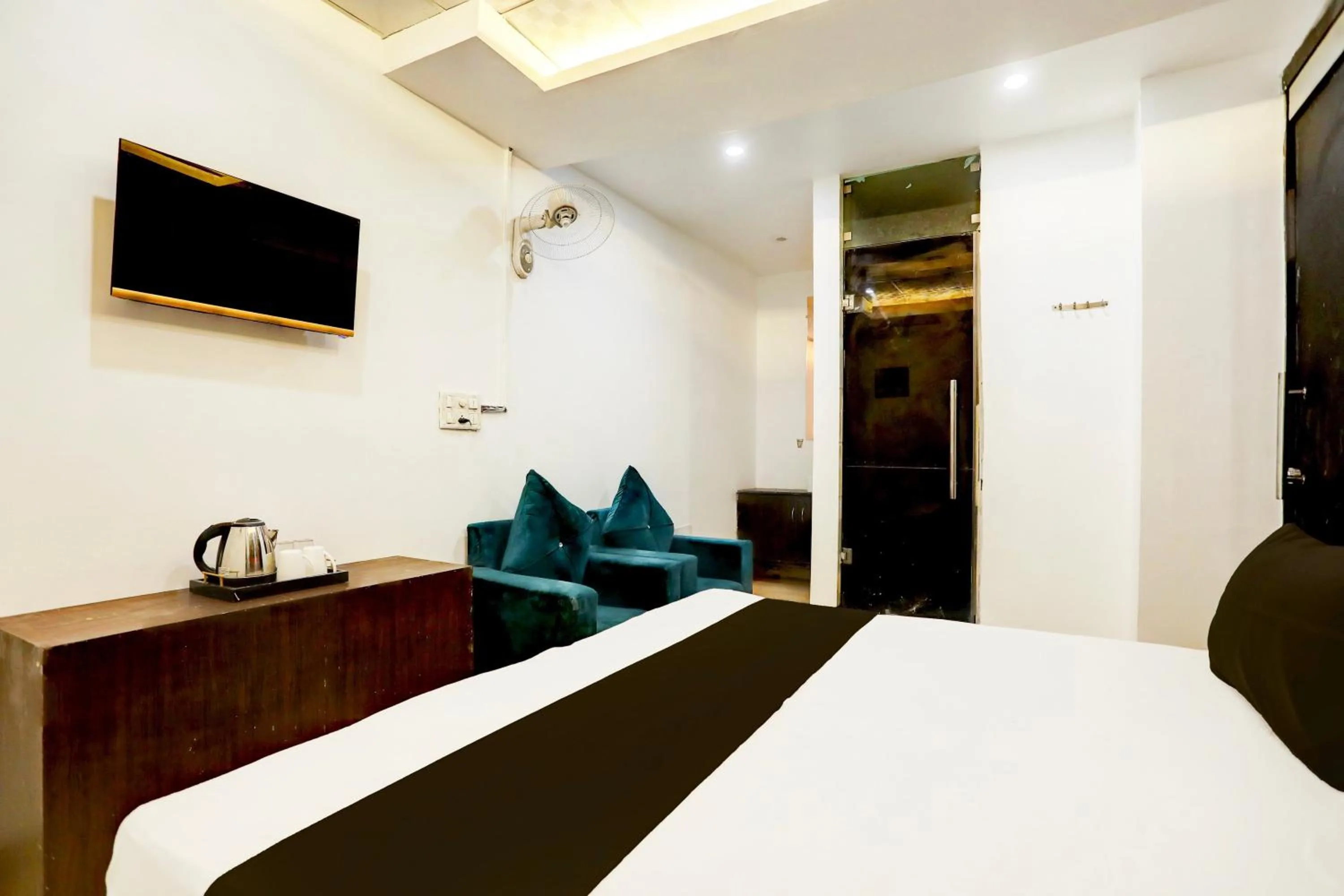 Bedroom, Bed in Hotel O Kashish Residency