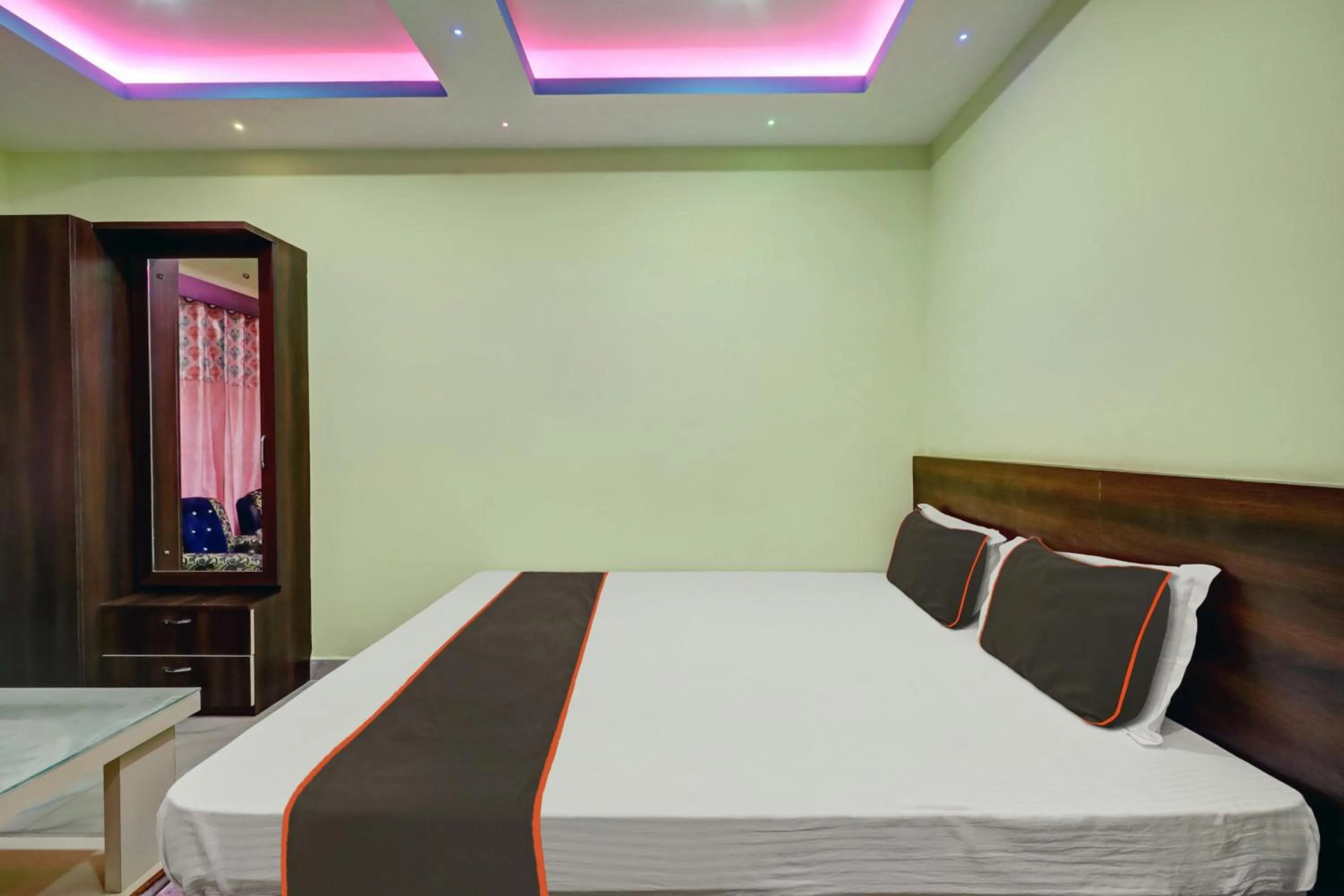 Bedroom, Bed in Hotel O Maa Bharati