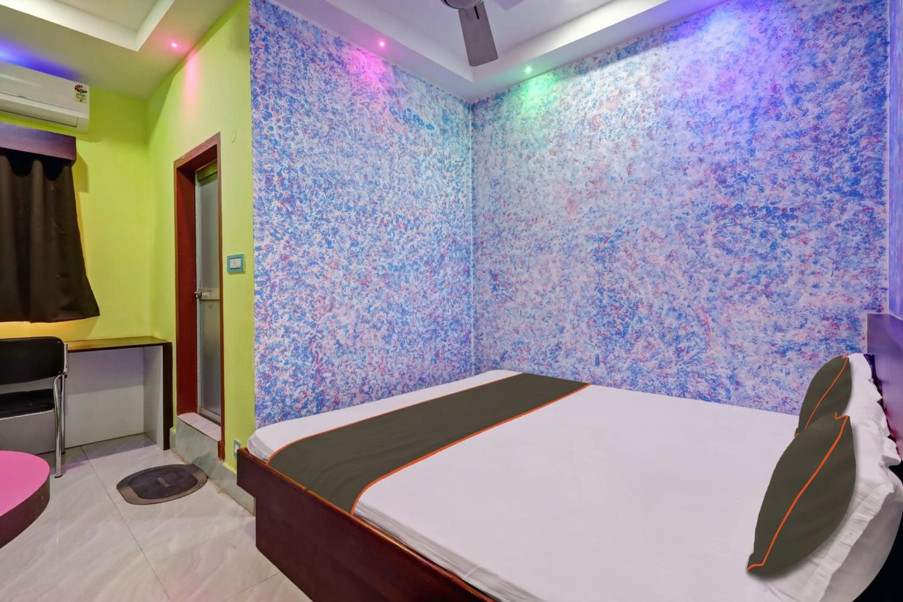 Bedroom, Bed in Hotel O Maa Bharati