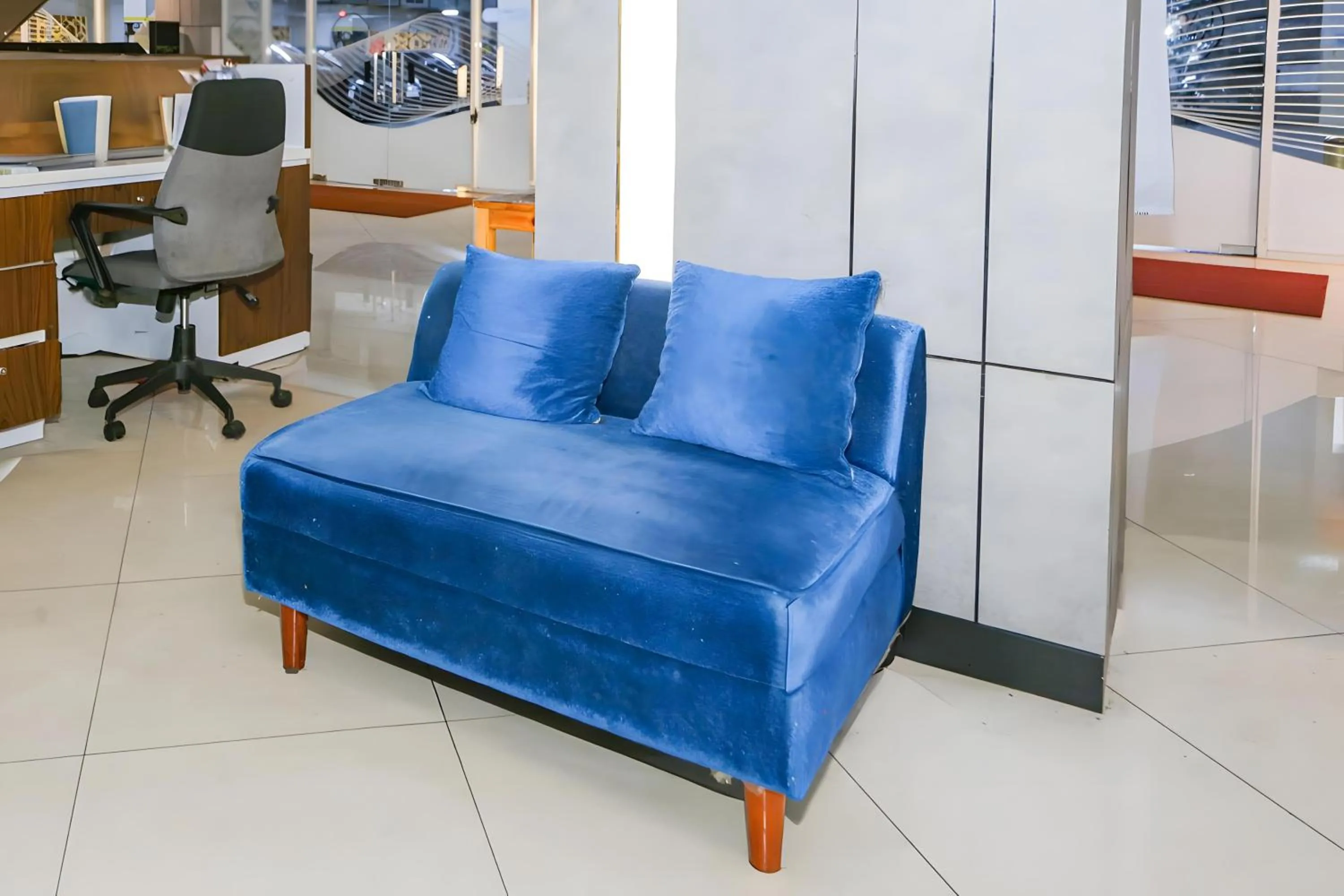 Lobby or reception in Collection O Fortune 88 Kamala Lagoon Reception at Indomaret and White Forest