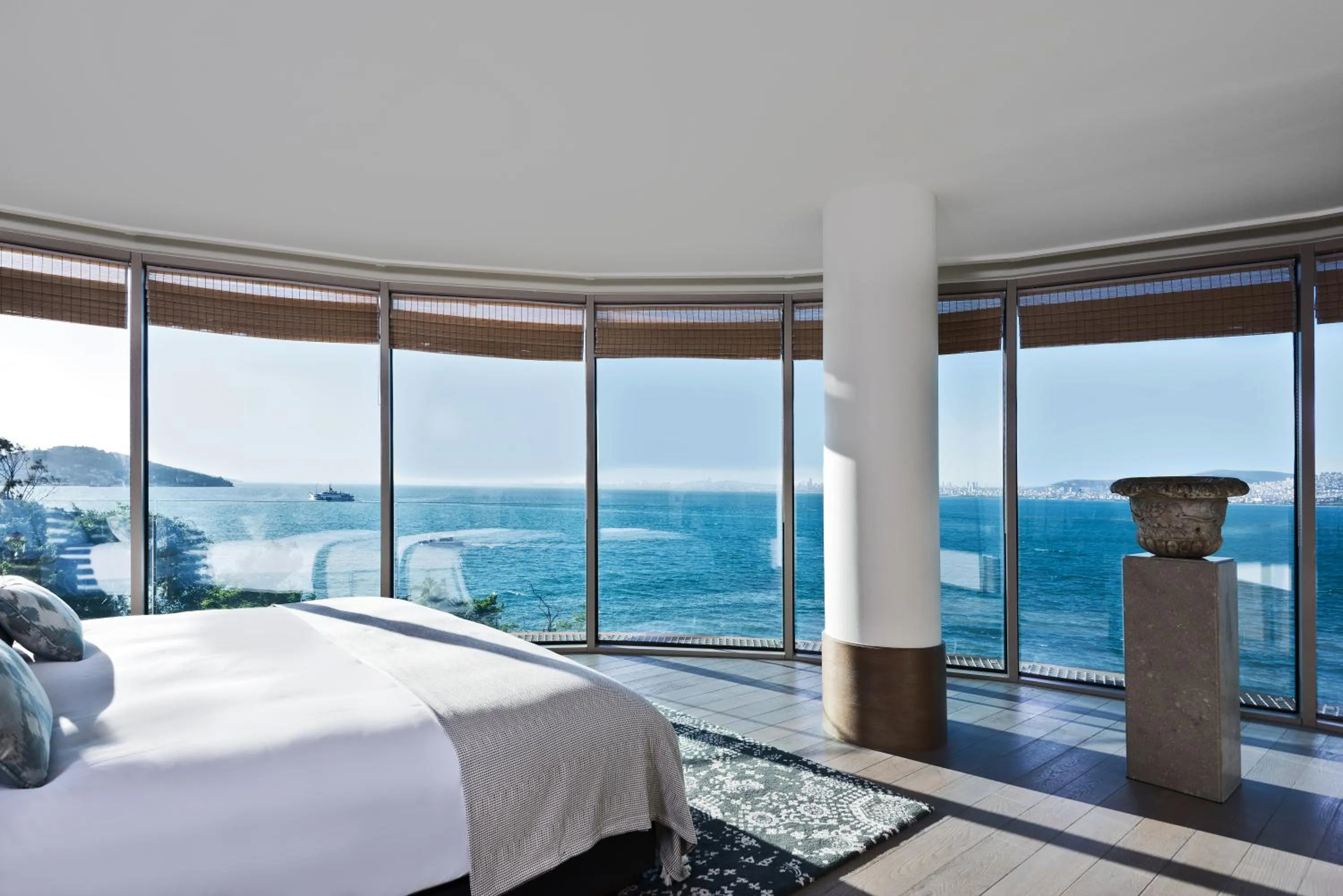 Bedroom, Bed in Princes' Palace Resort, Buyukada