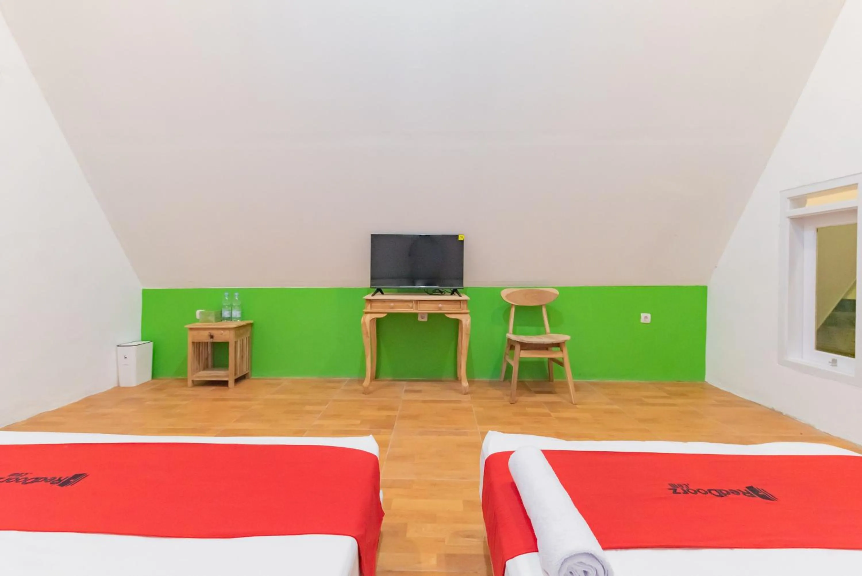 Bed in RedDoorz Syariah Plus Near Sukabumi Station