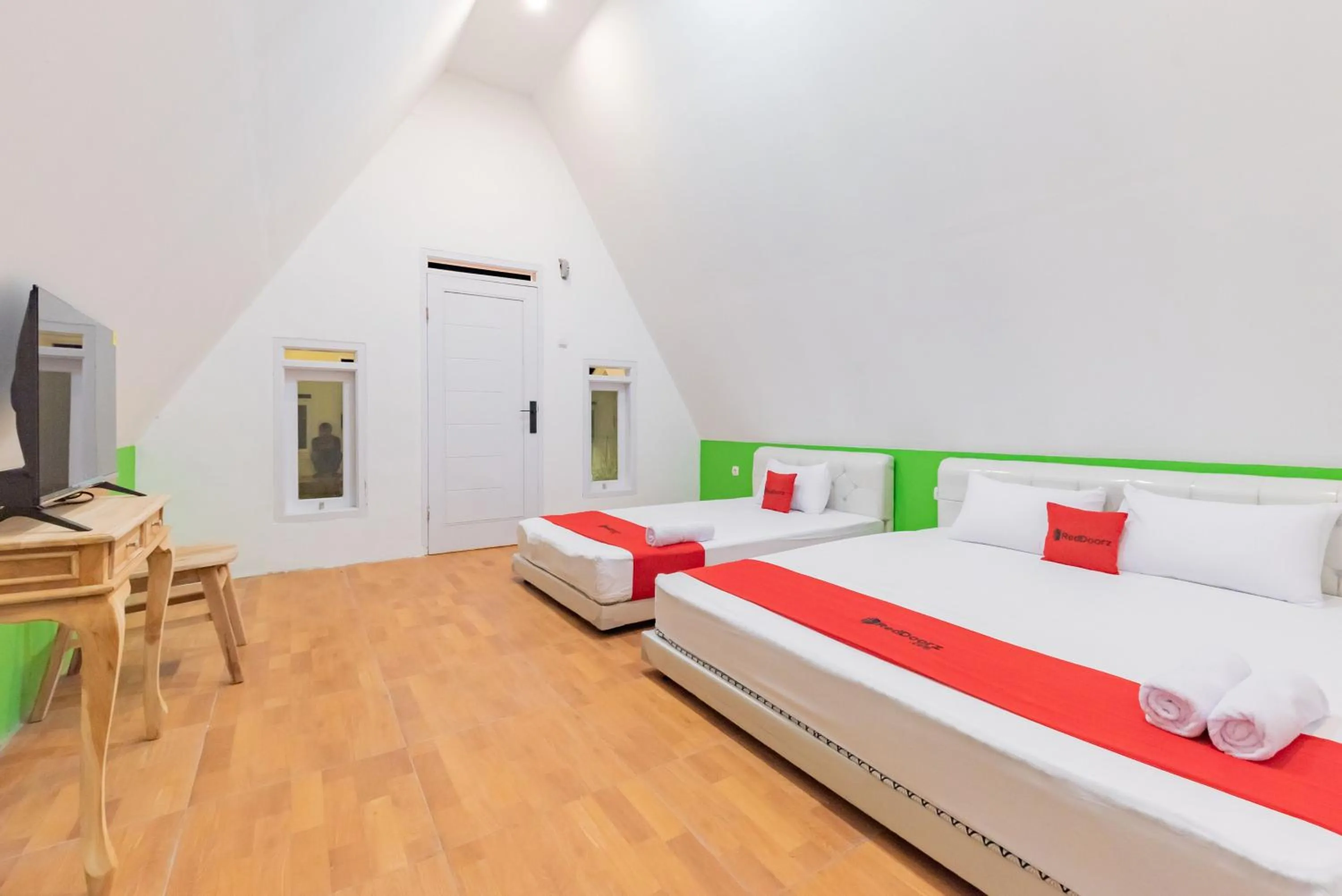 Bed in RedDoorz Syariah Plus Near Sukabumi Station