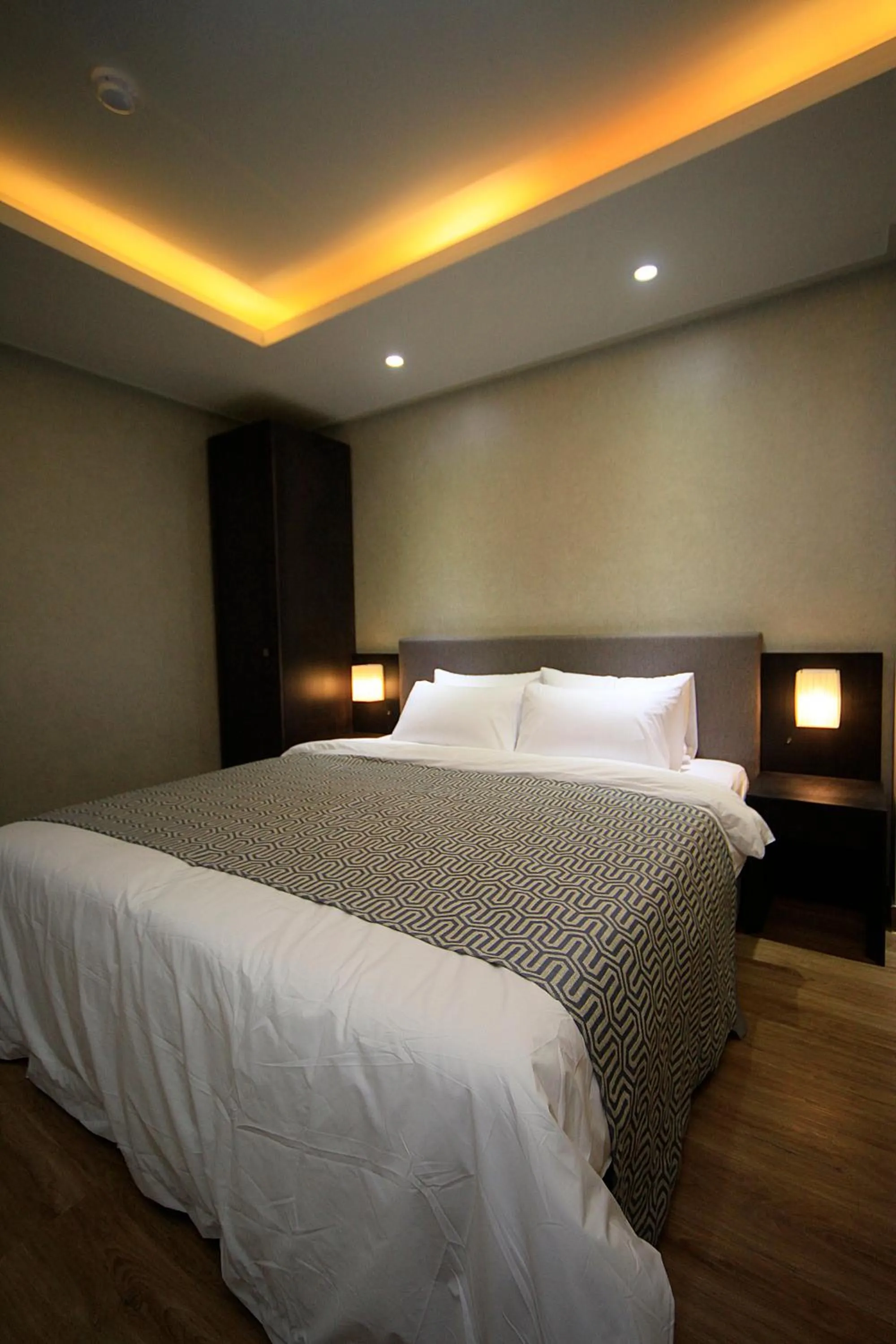 Bed in I-check Hyunjin Hotel