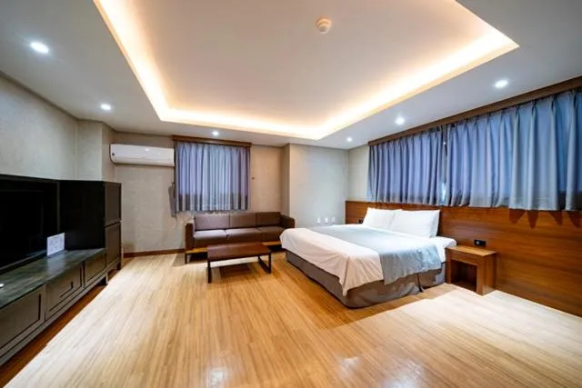 Bedroom, Bed in I-check Hyunjin Hotel