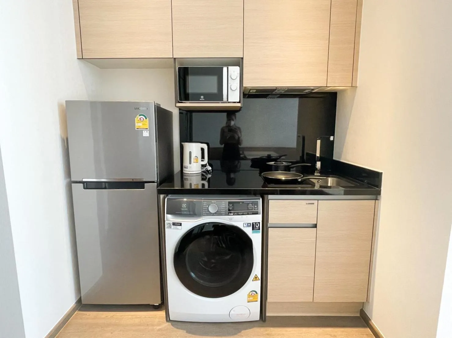 washing machine in Hampton Residence Next To Emporium