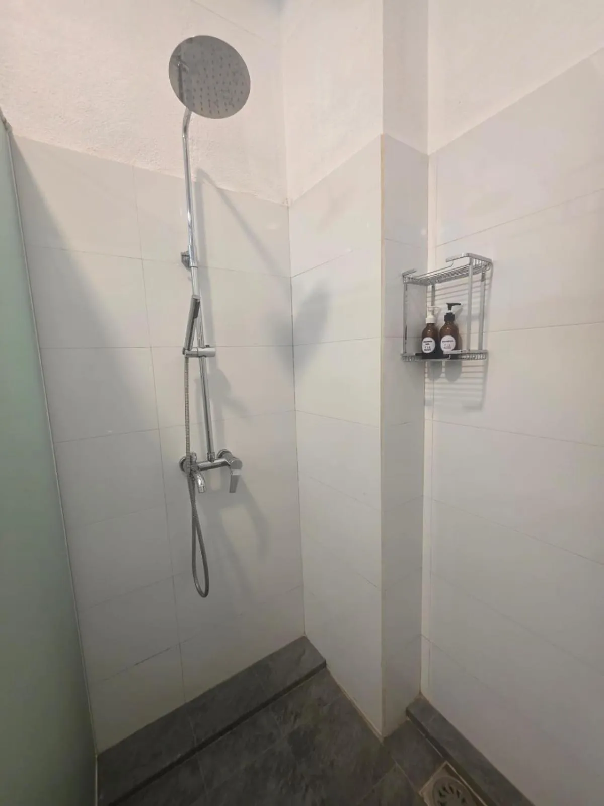 Shower in Weligama Ocean Breeze