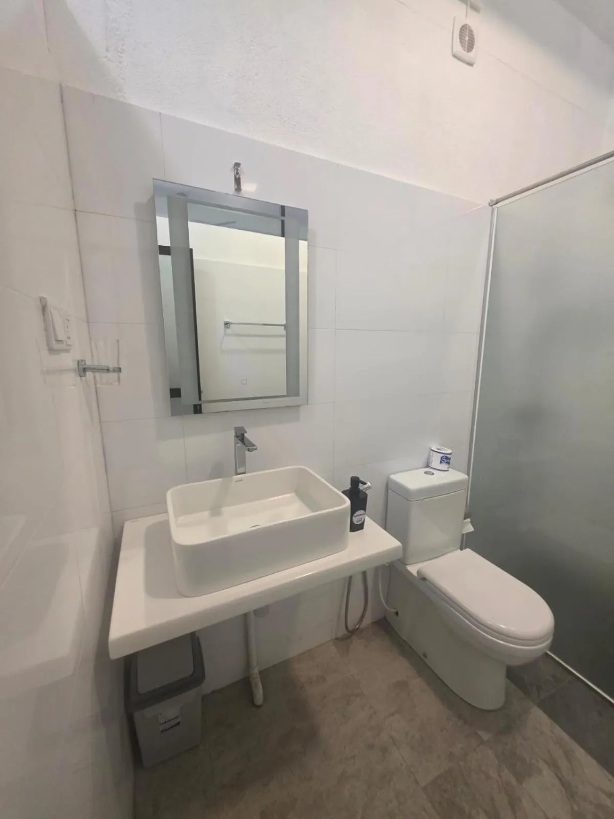 Toilet in Weligama Ocean Breeze