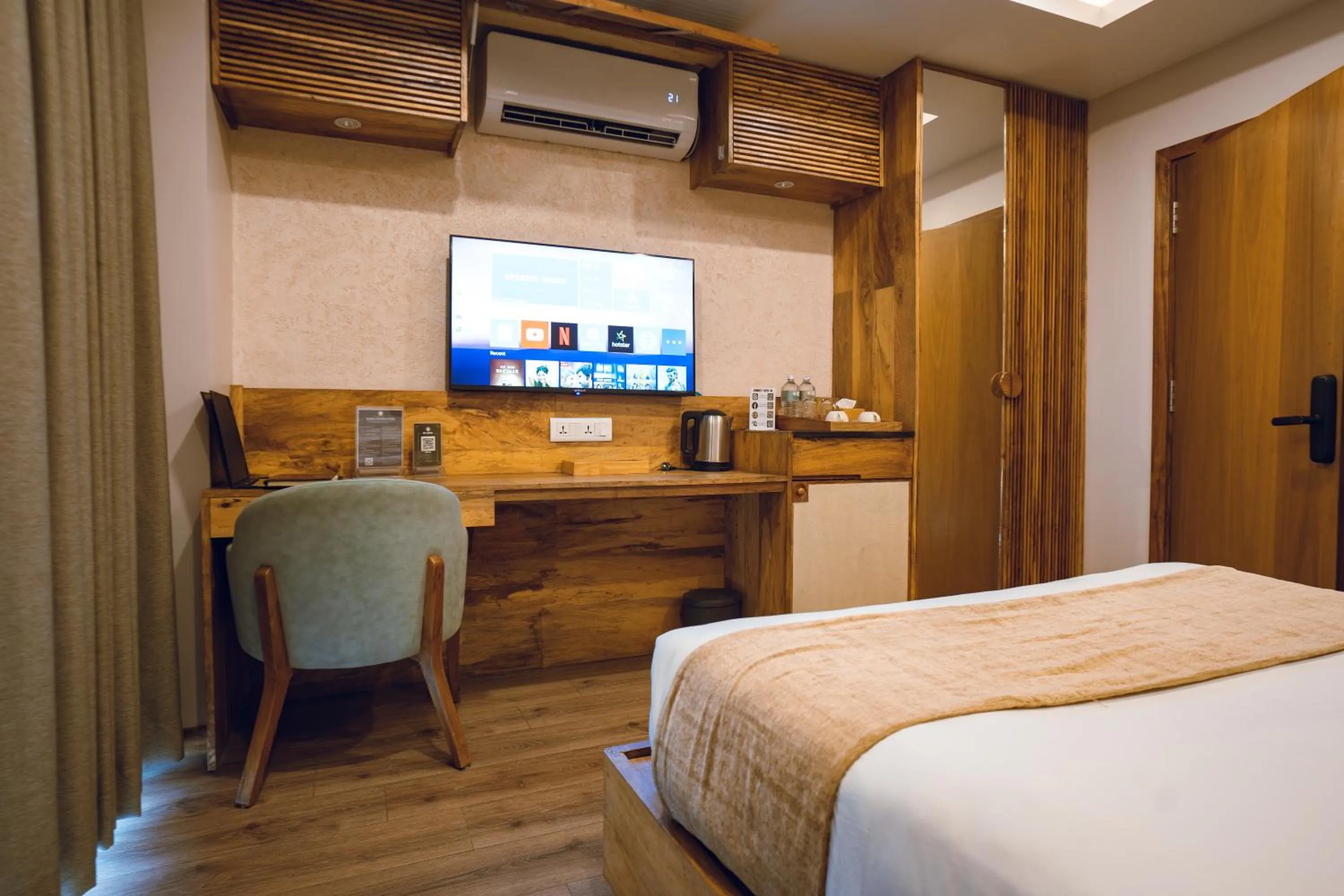 TV and multimedia, Bed in HOTEL BHRIKUTI TARA