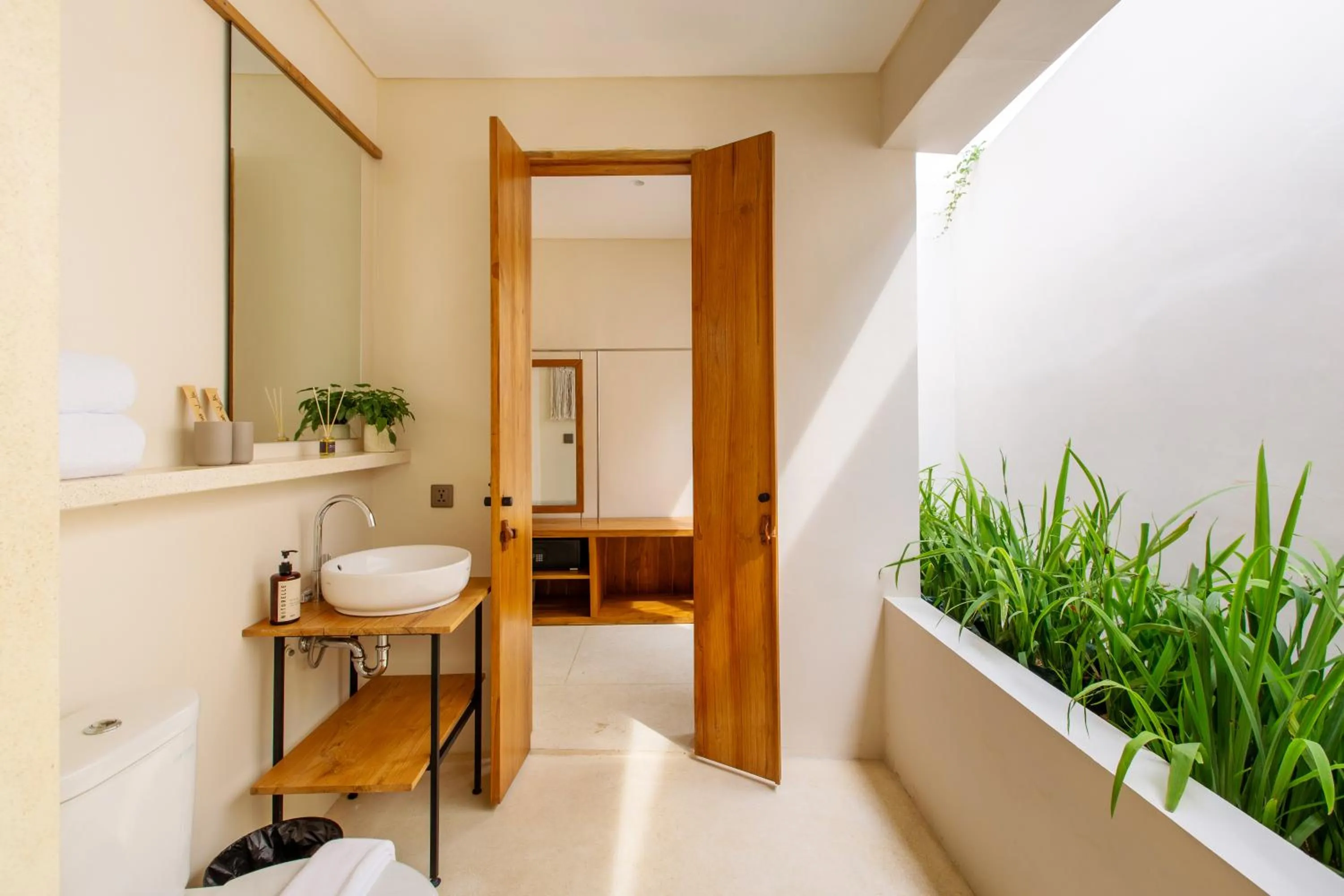 Toilet in Bingin Sebelas