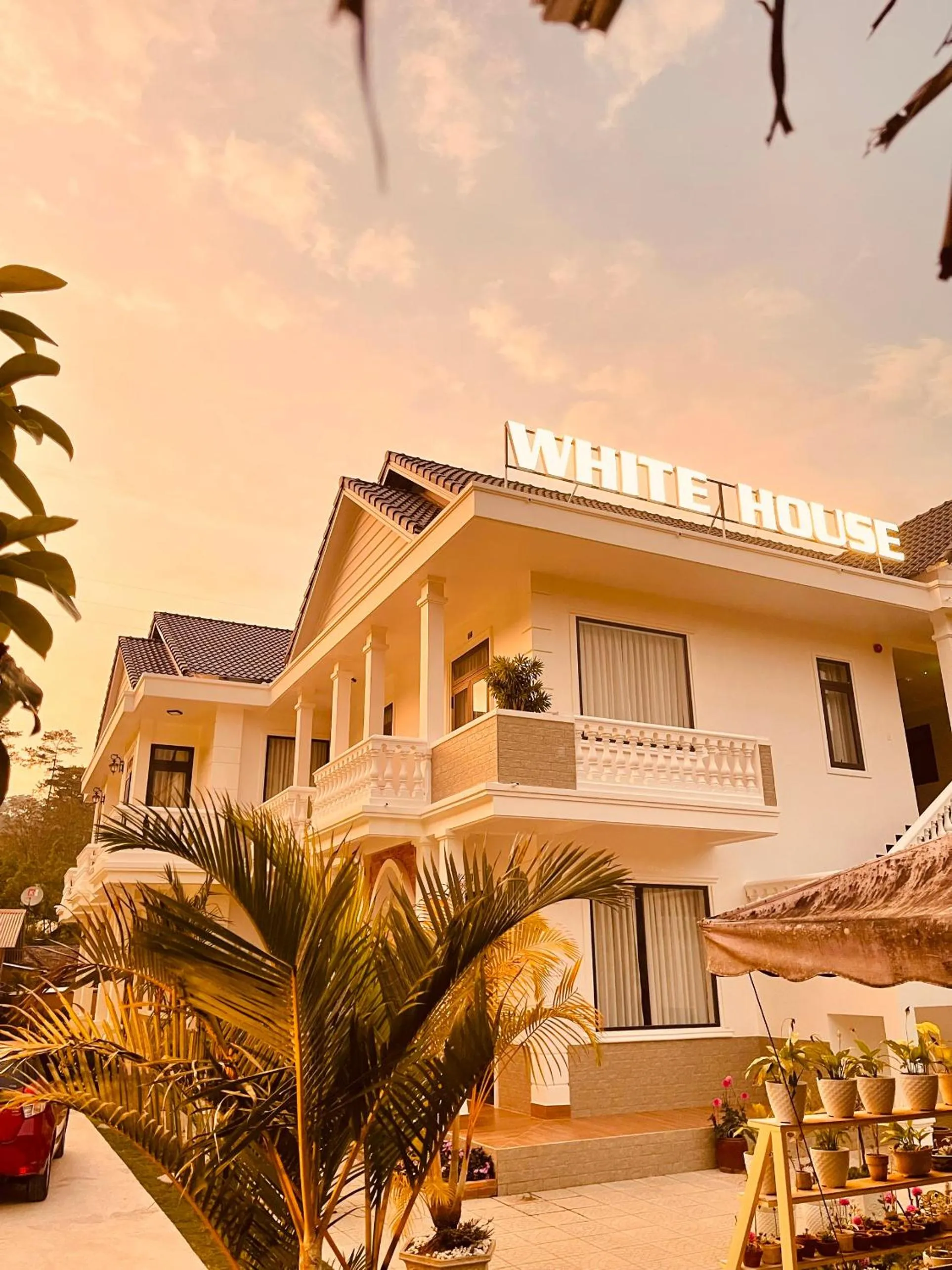 Property building in White Villa Đà Lạt