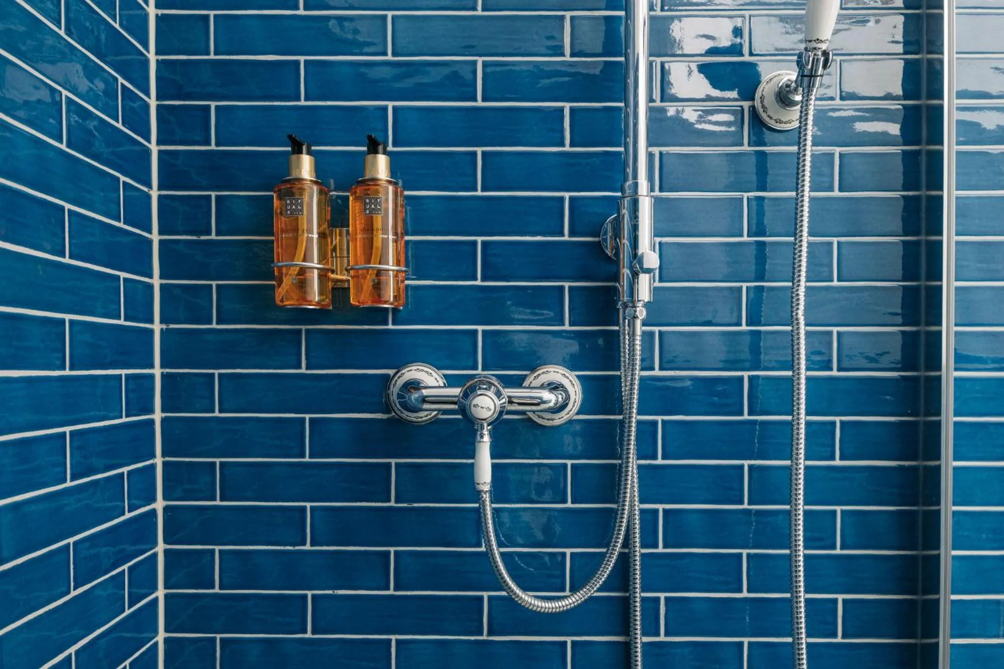 Shower in Homaris East Side