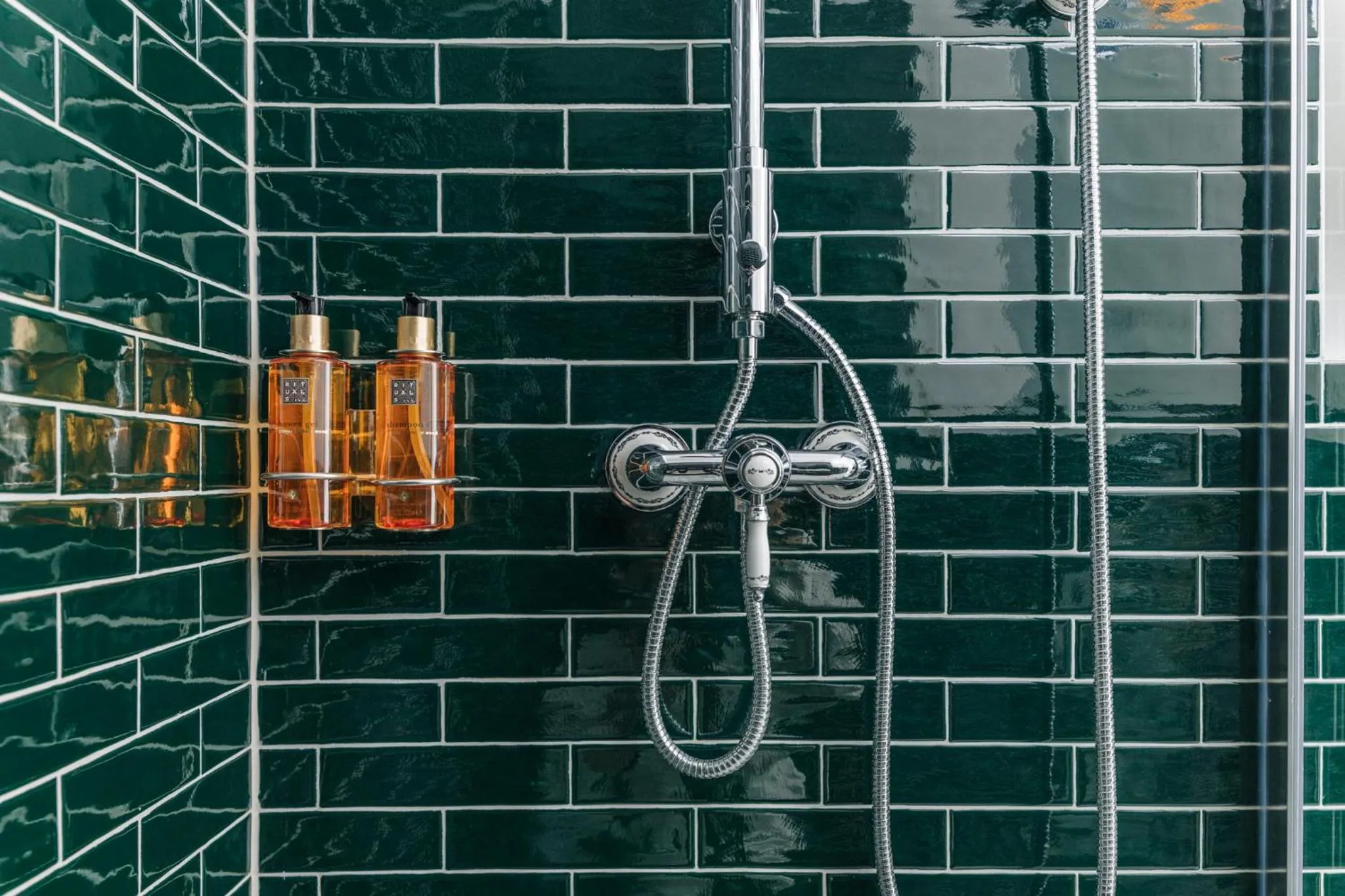 Shower in Homaris East Side