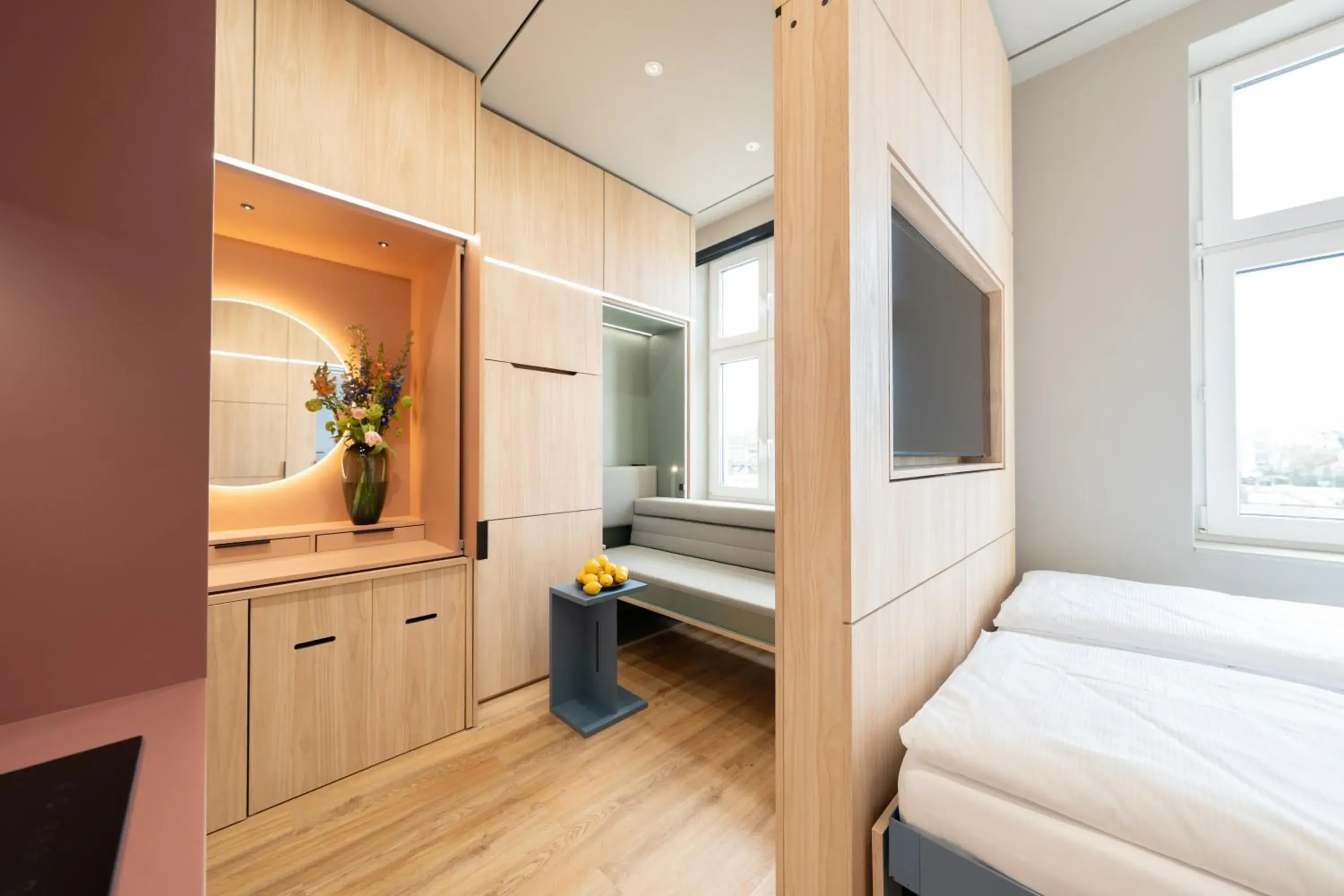 Design Studio in Homaris East Side - Digital Check In Design Studio in Homaris East Side - Digital Check In