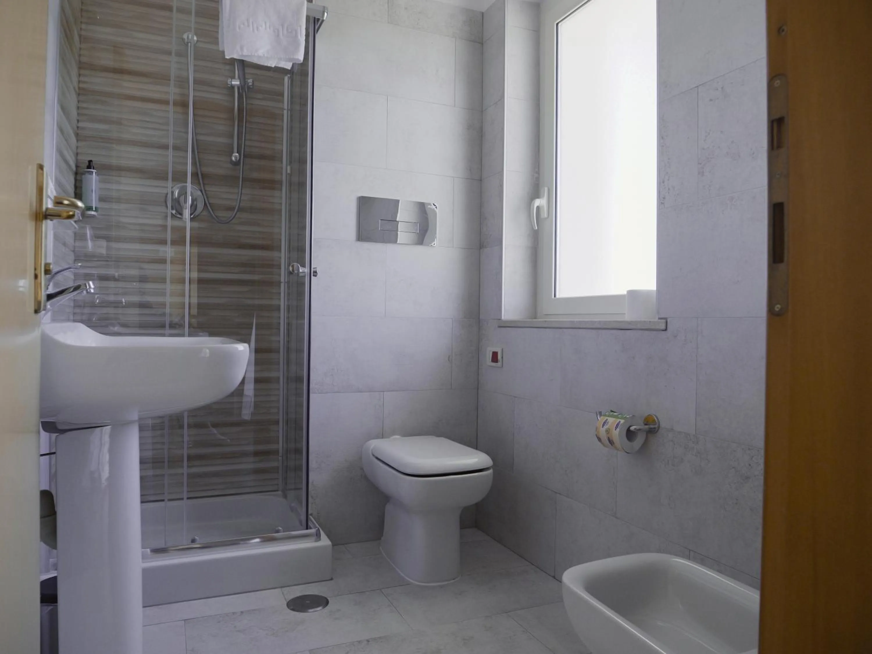 Shower in Giardino Dei Principi d'Abruzzo