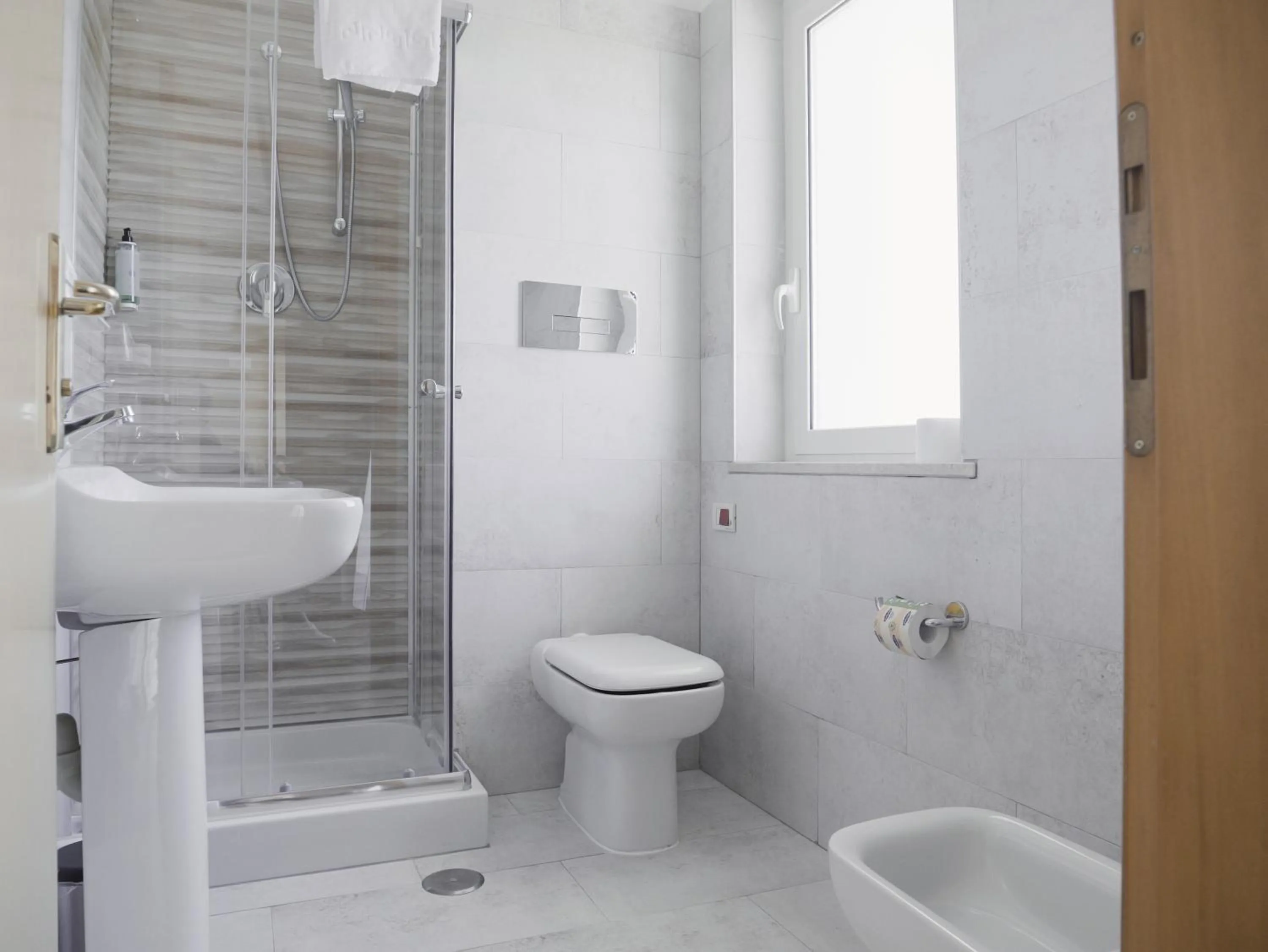 Shower in Giardino Dei Principi d'Abruzzo