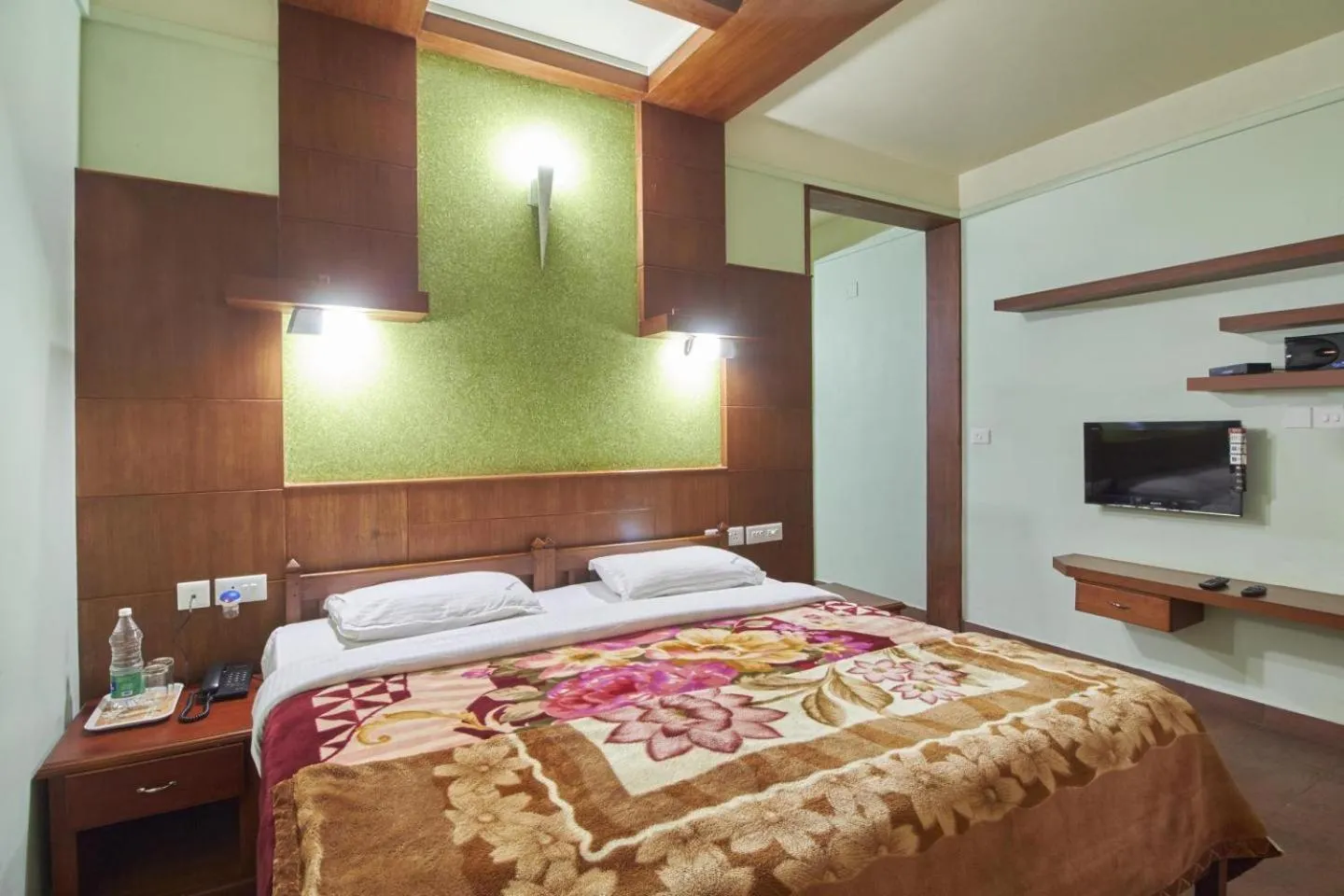 Bedroom, Bed in Shamrock Holiday Home