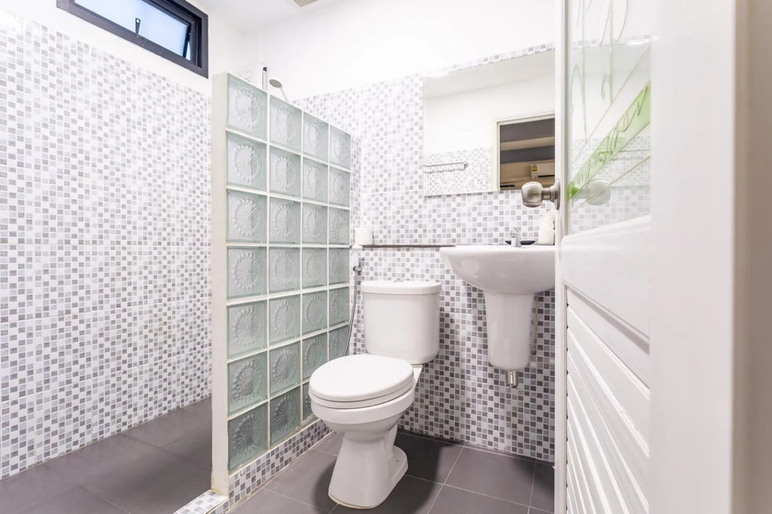 Bathroom in THE BEACH CHA AM Guest House