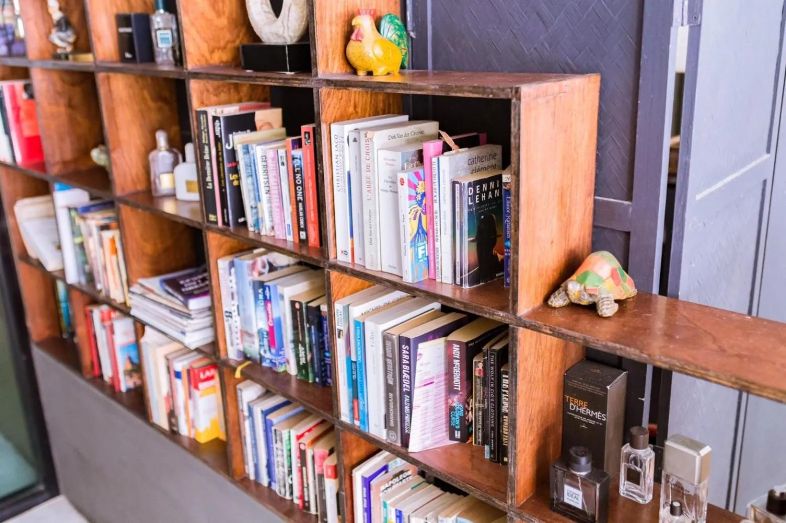 Library in THE BEACH CHA AM Guest House