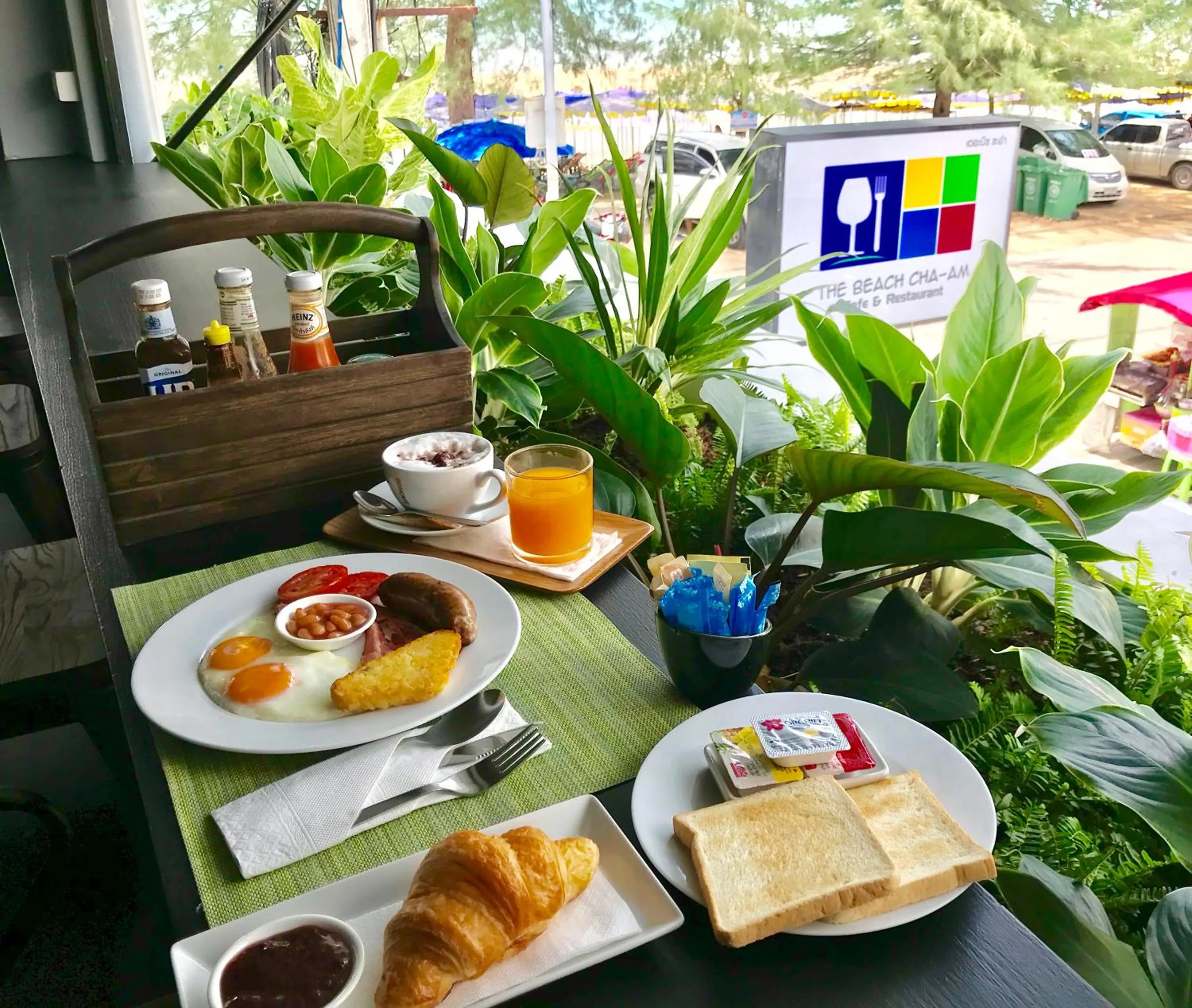 Restaurant/places to eat in THE BEACH CHA AM Guest House