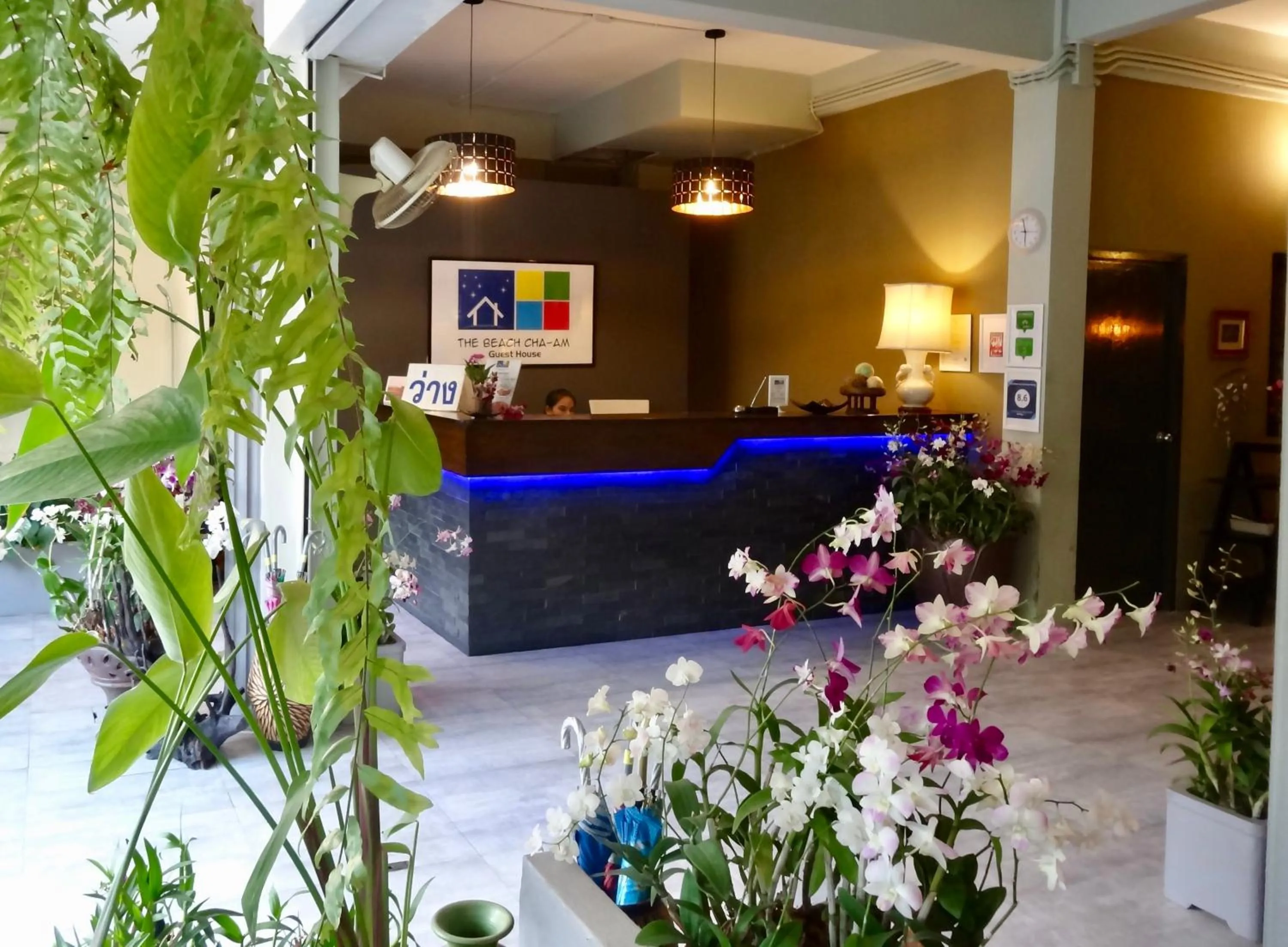Lobby or reception in THE BEACH CHA AM Guest House