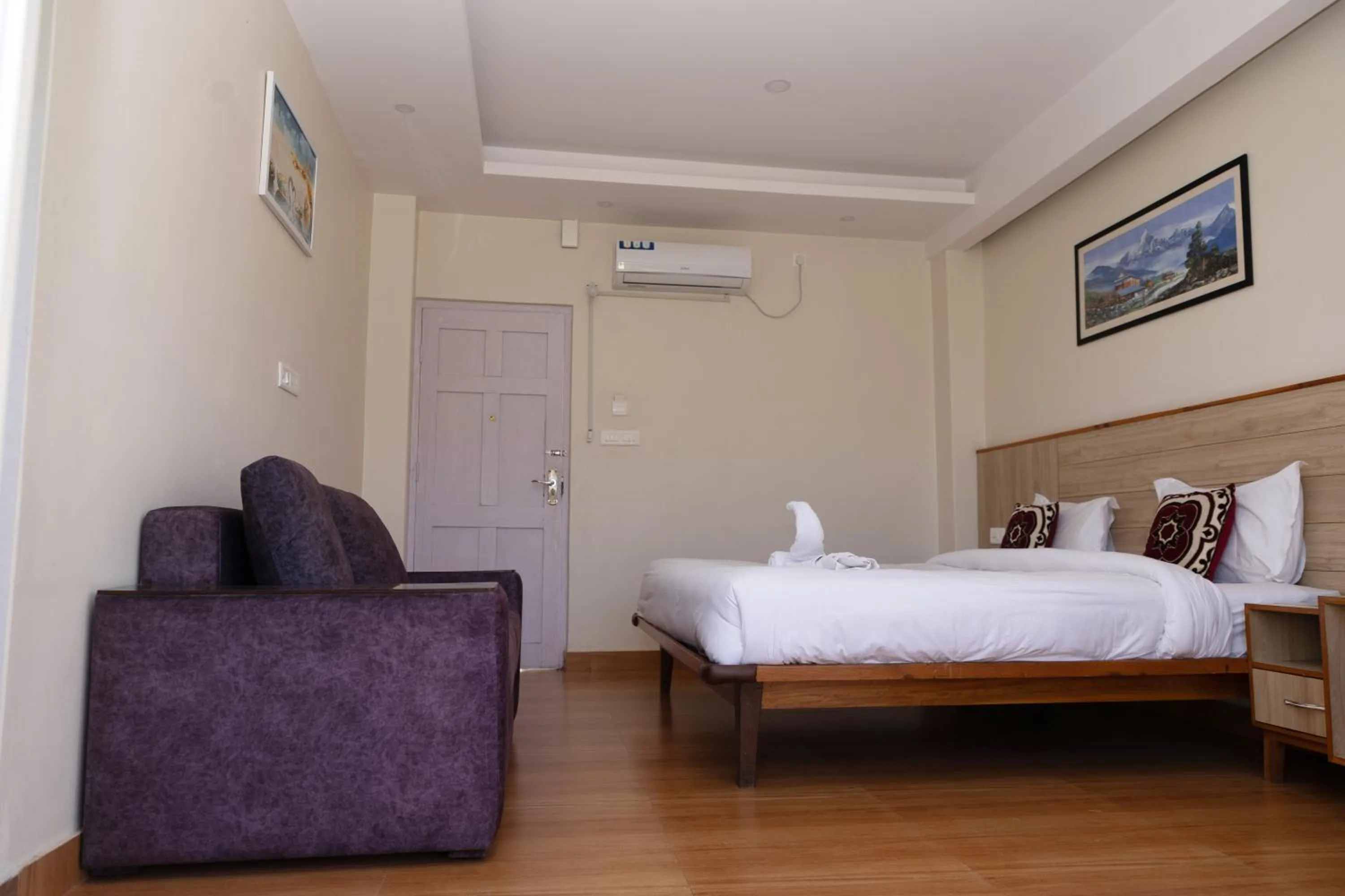 Bed in Samiyog Tourist Resort