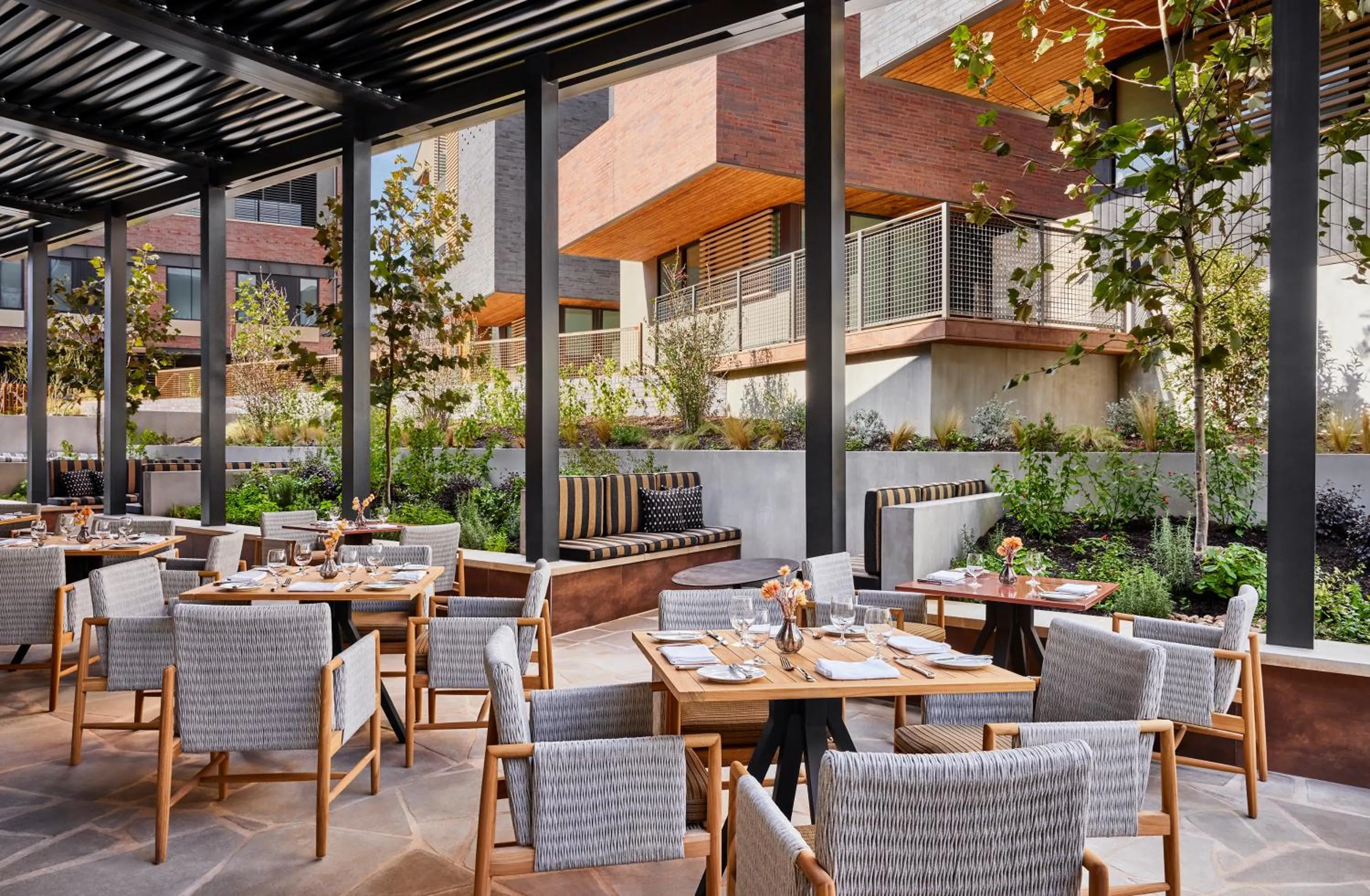 Patio in Bowie House, Auberge Collection