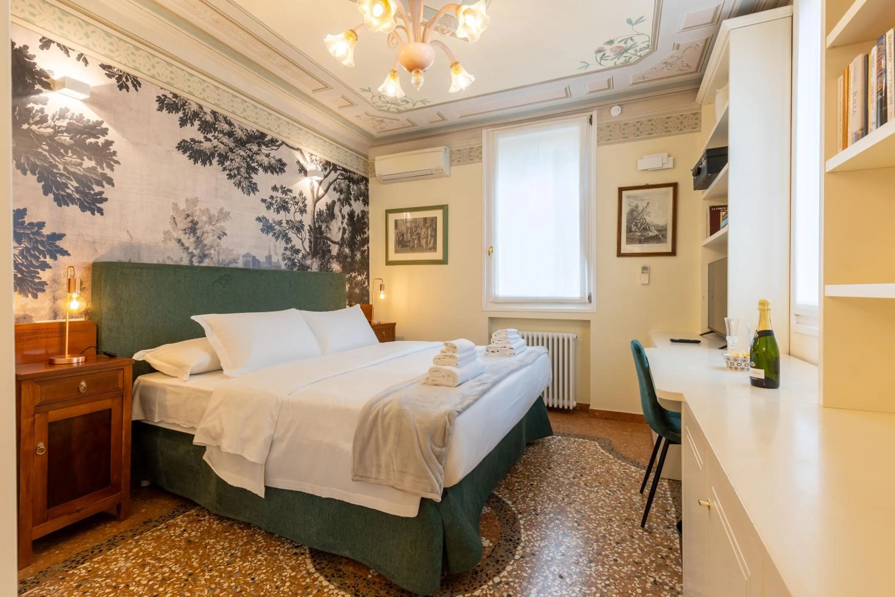 Bed in BolognaRoomscom - Villa Bottrigari