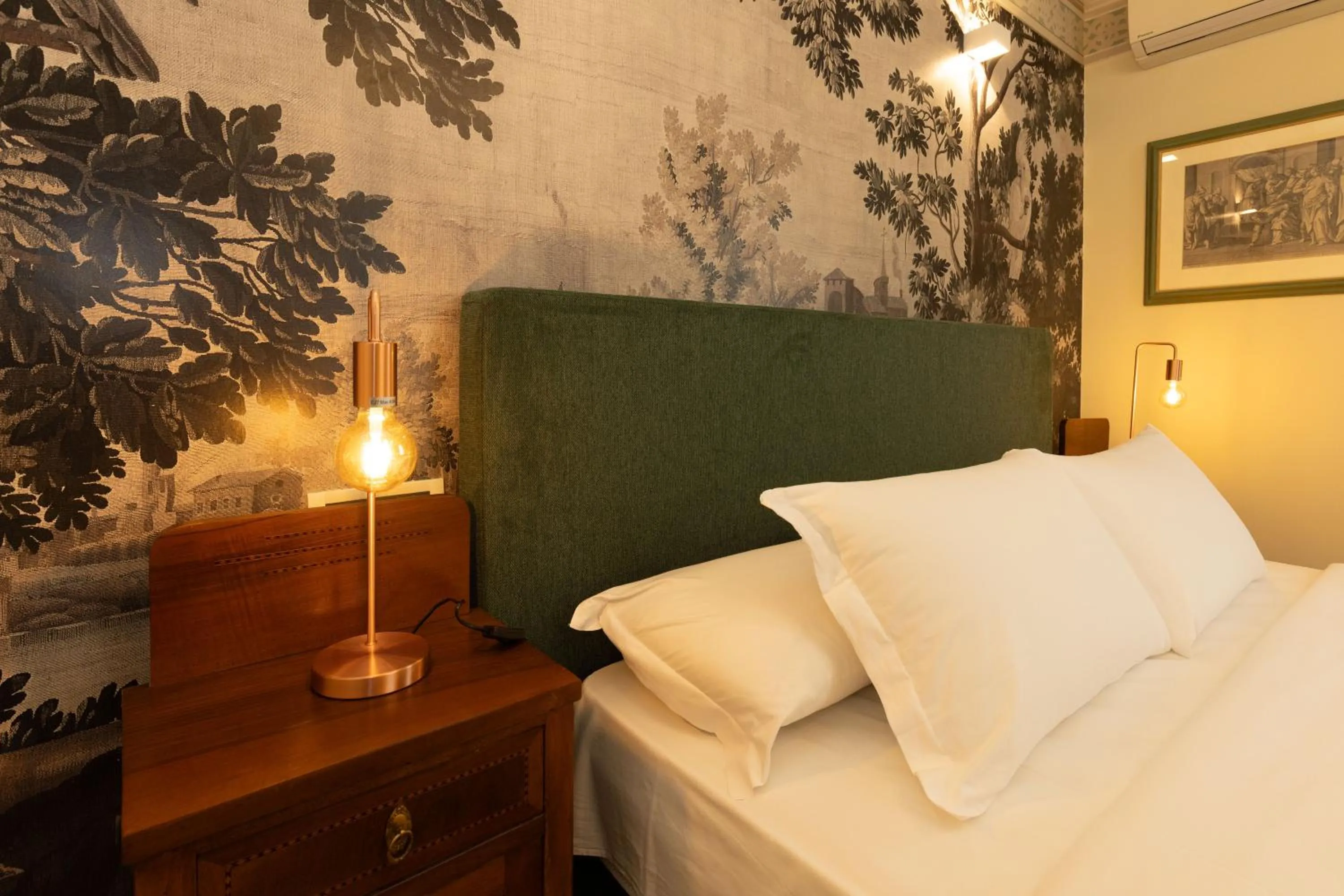 Bed in BolognaRoomscom - Villa Bottrigari