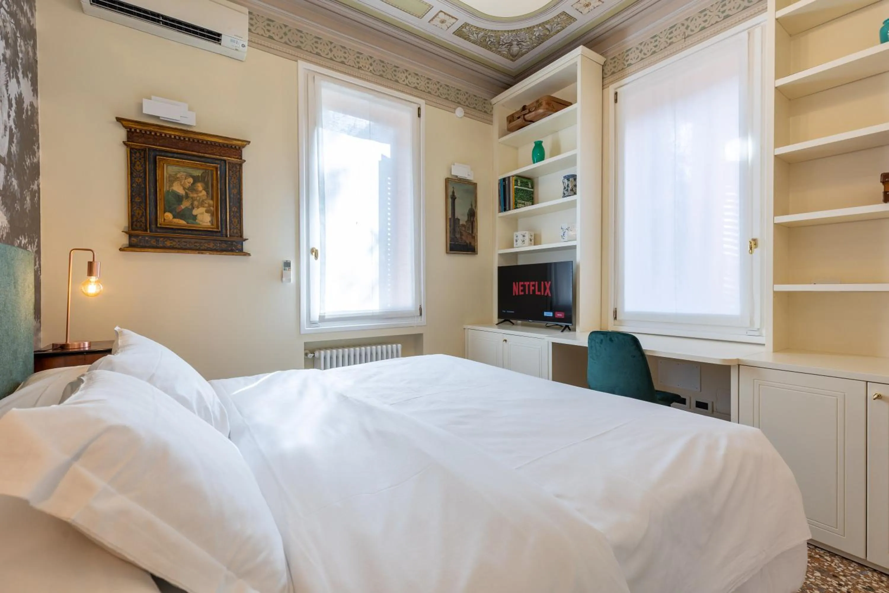 Bed in BolognaRoomscom - Villa Bottrigari