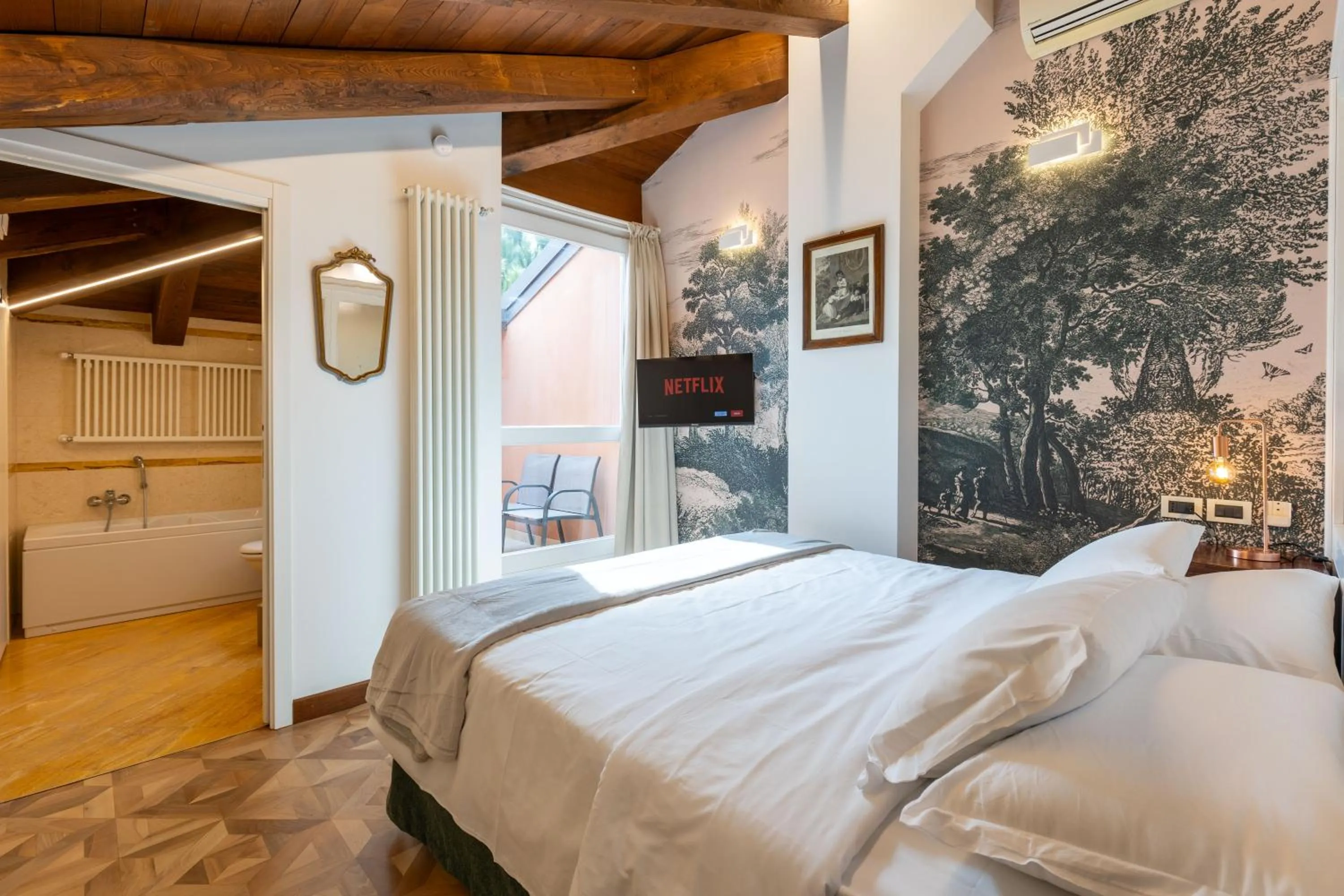 Bed in BolognaRoomscom - Villa Bottrigari