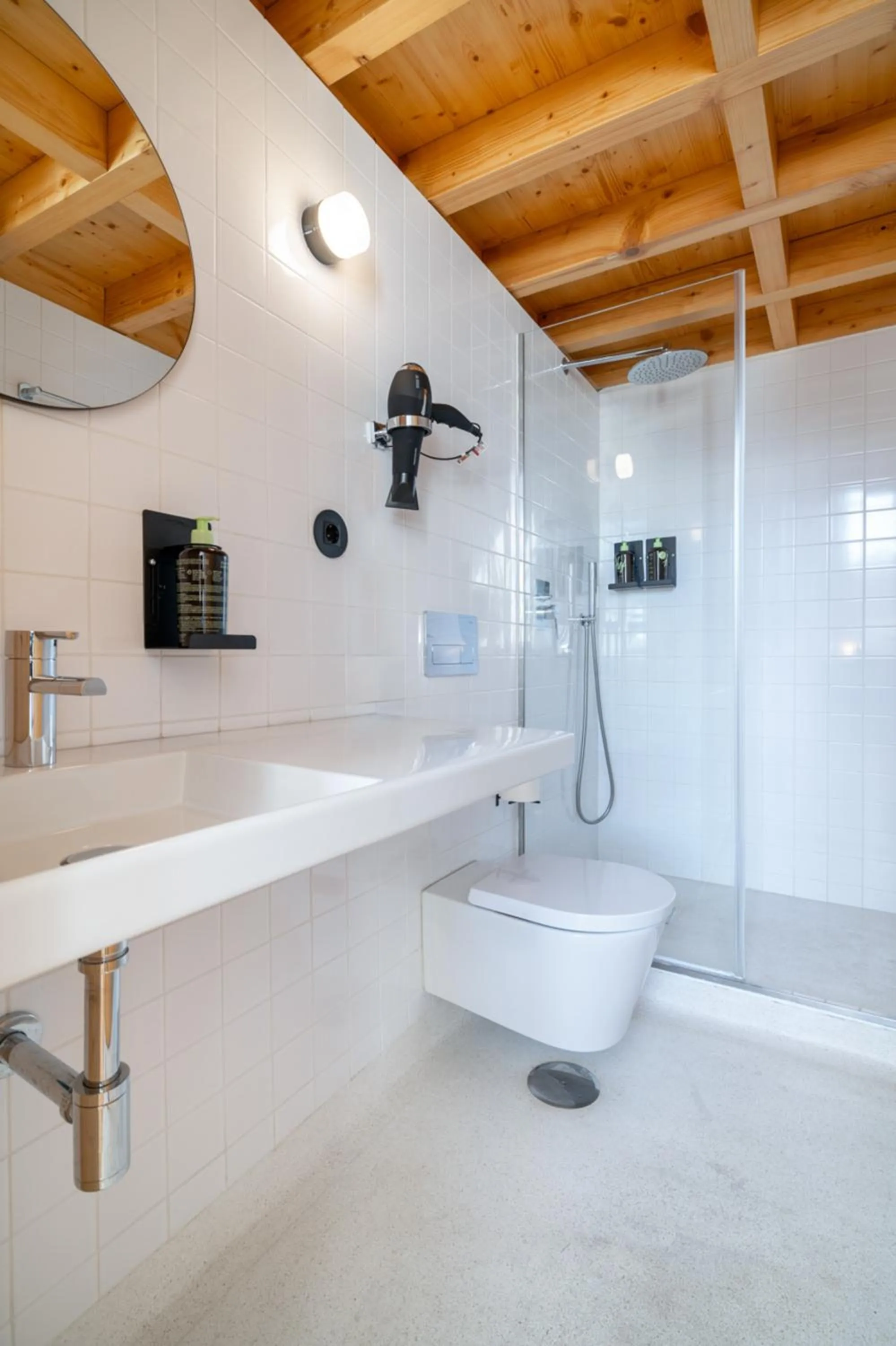 Shower in Limehome Porto Rua da Conceicao