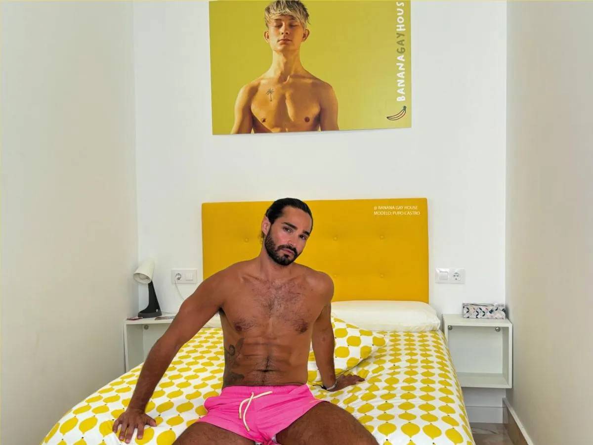 Bed in Banana Gay House - Only Men