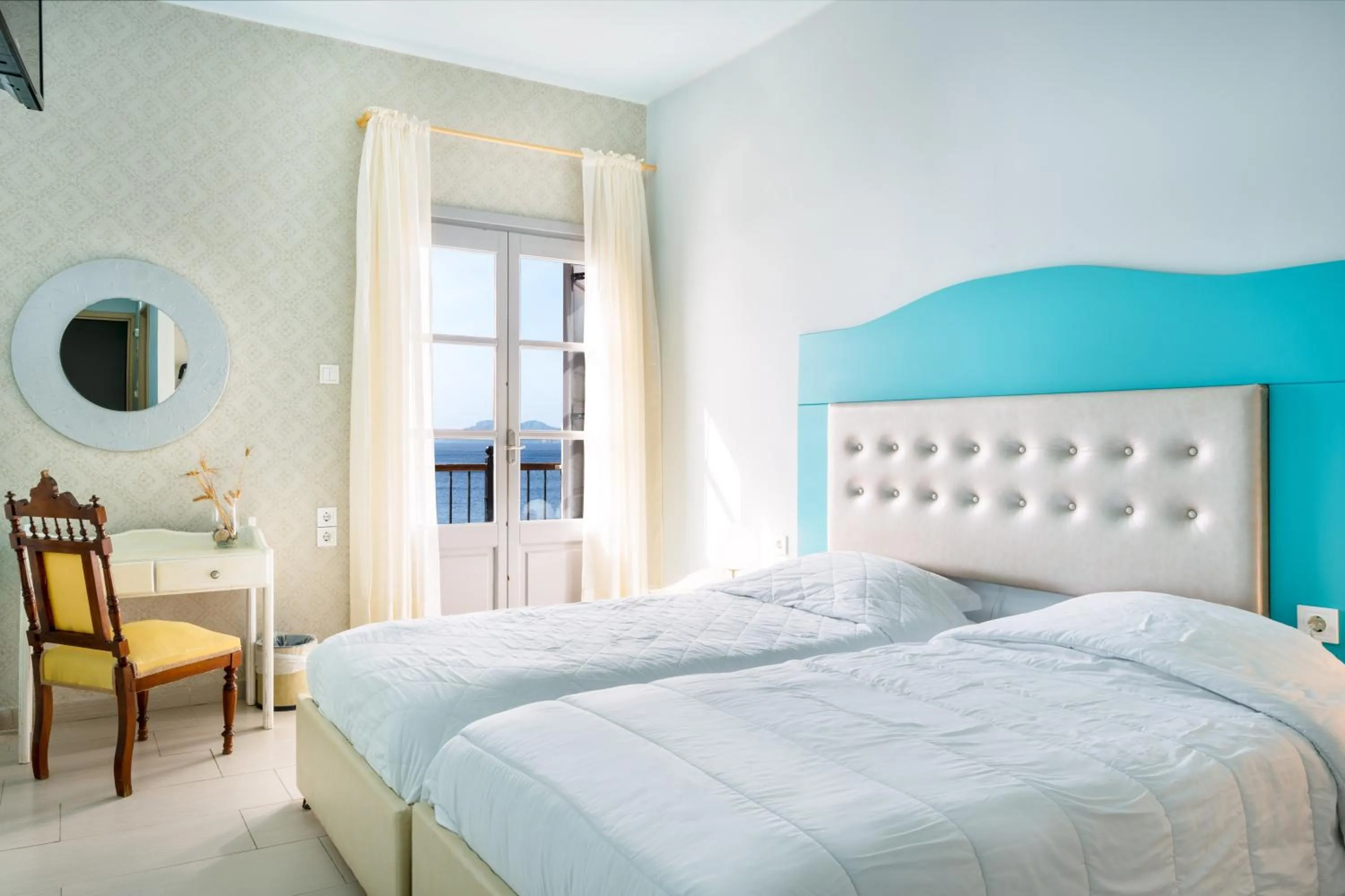 Bed in MasouriBlu Boutique Hotel