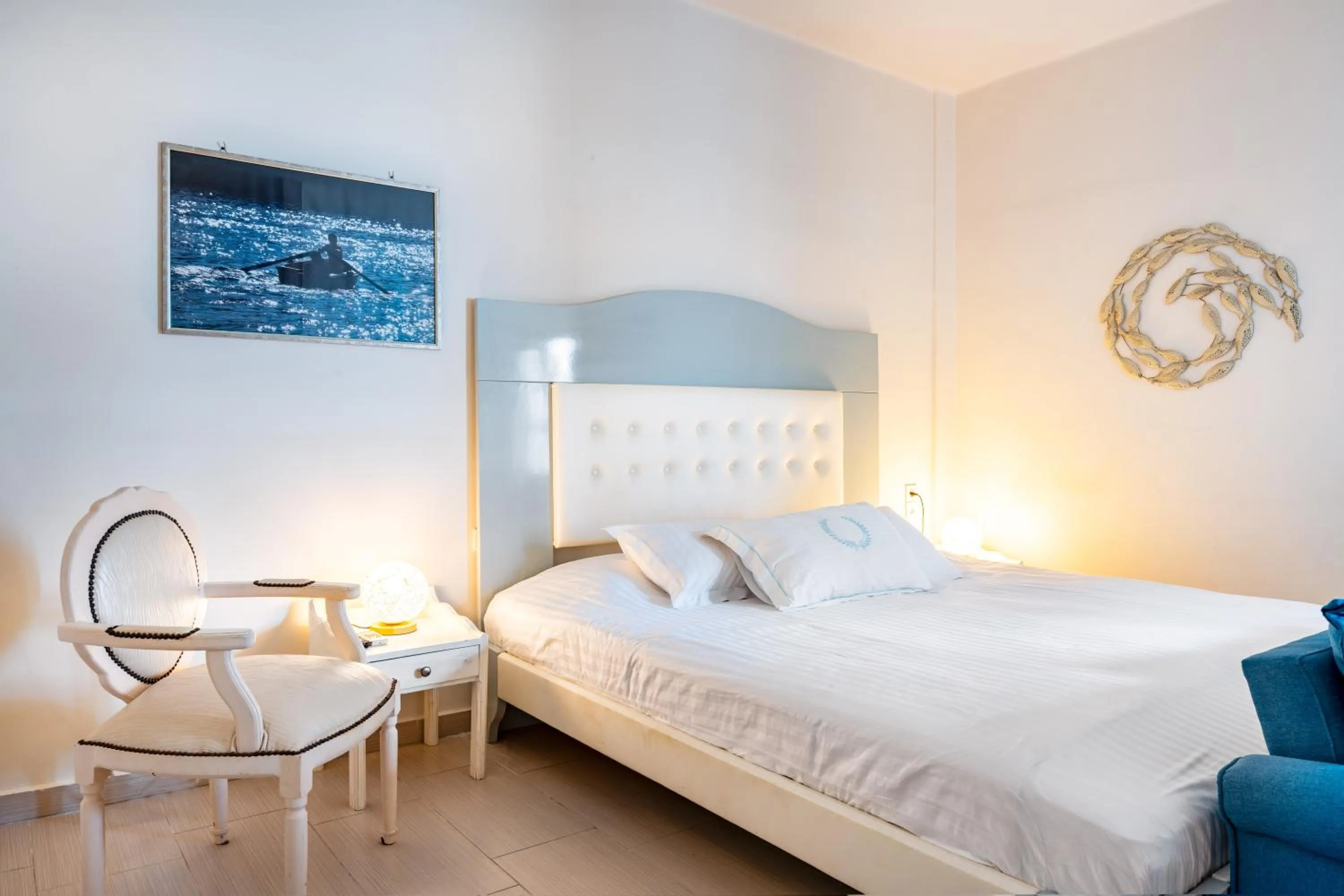 Bed in MasouriBlu Boutique Hotel